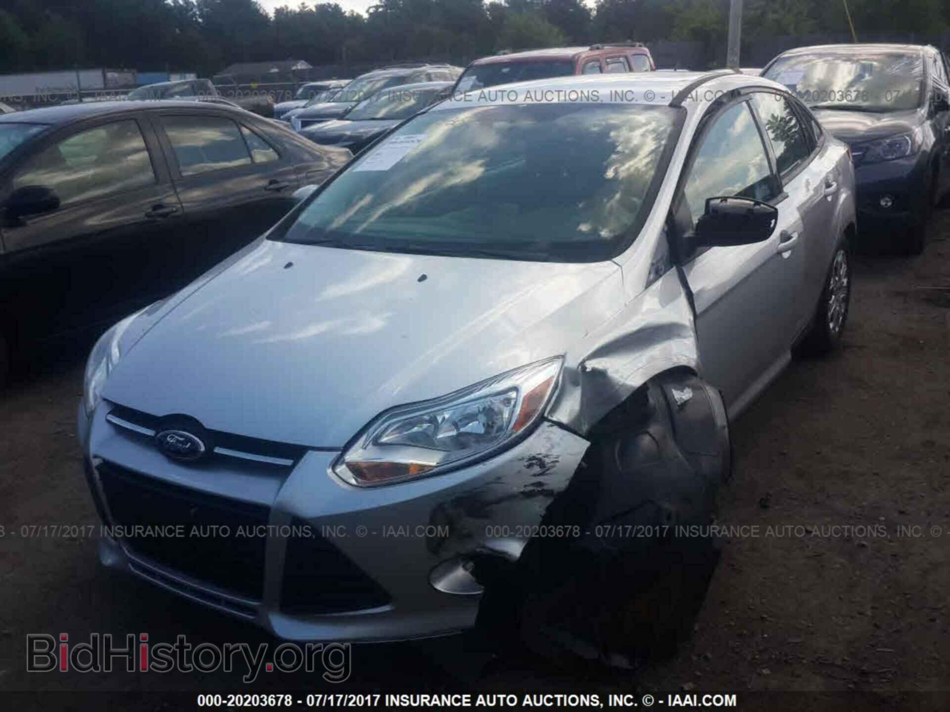 2012 Ford Focus - VIN: 1FAHP3F27CL170227 - Photo 2