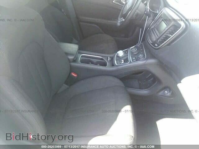 2016 Chrysler 200 - VIN: 1C3CCCAB7GN104024 - Photo 5