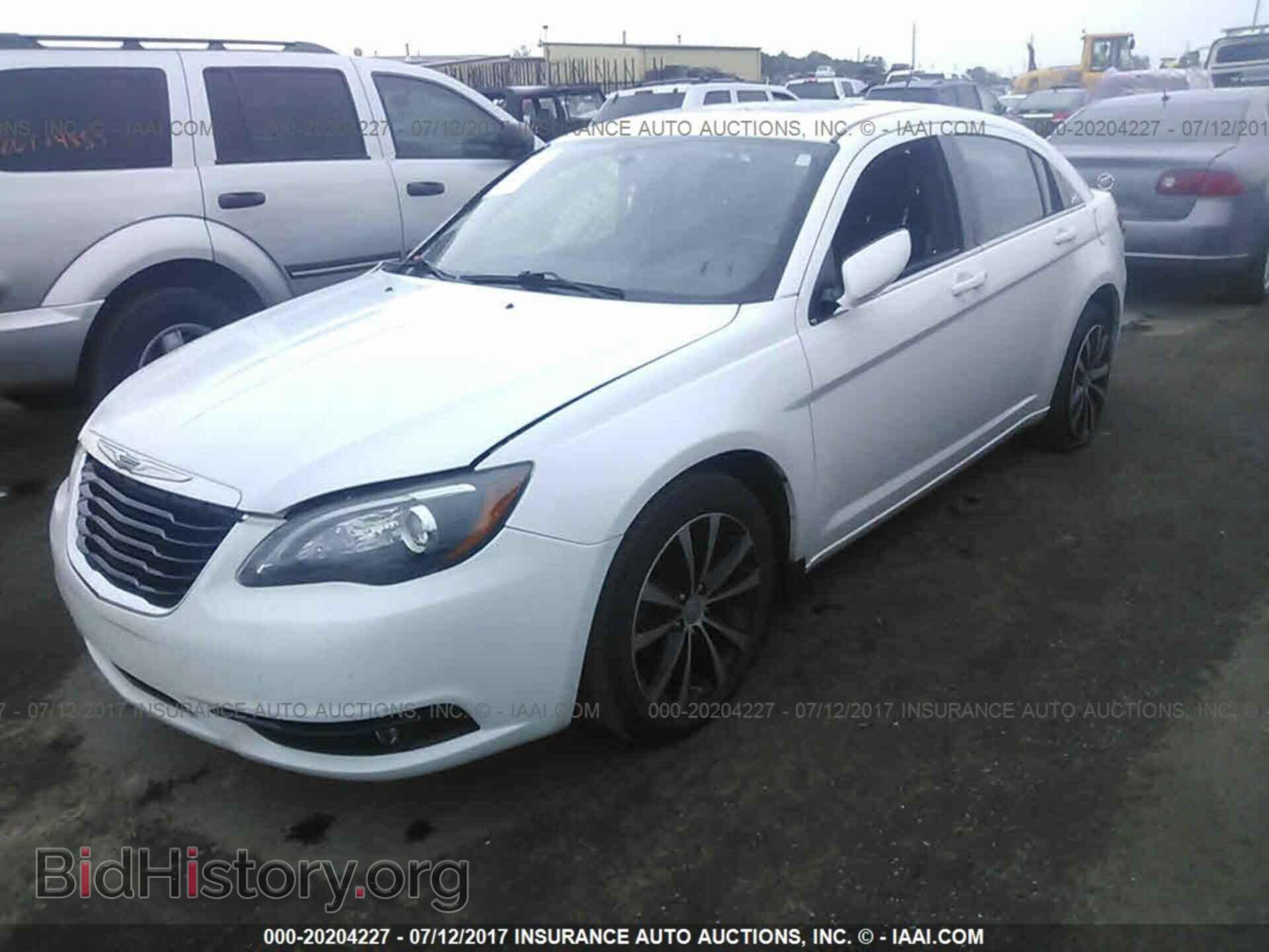 2012 Chrysler 200 - VIN: 1C3CCBHGXCN284380 - Фото 2