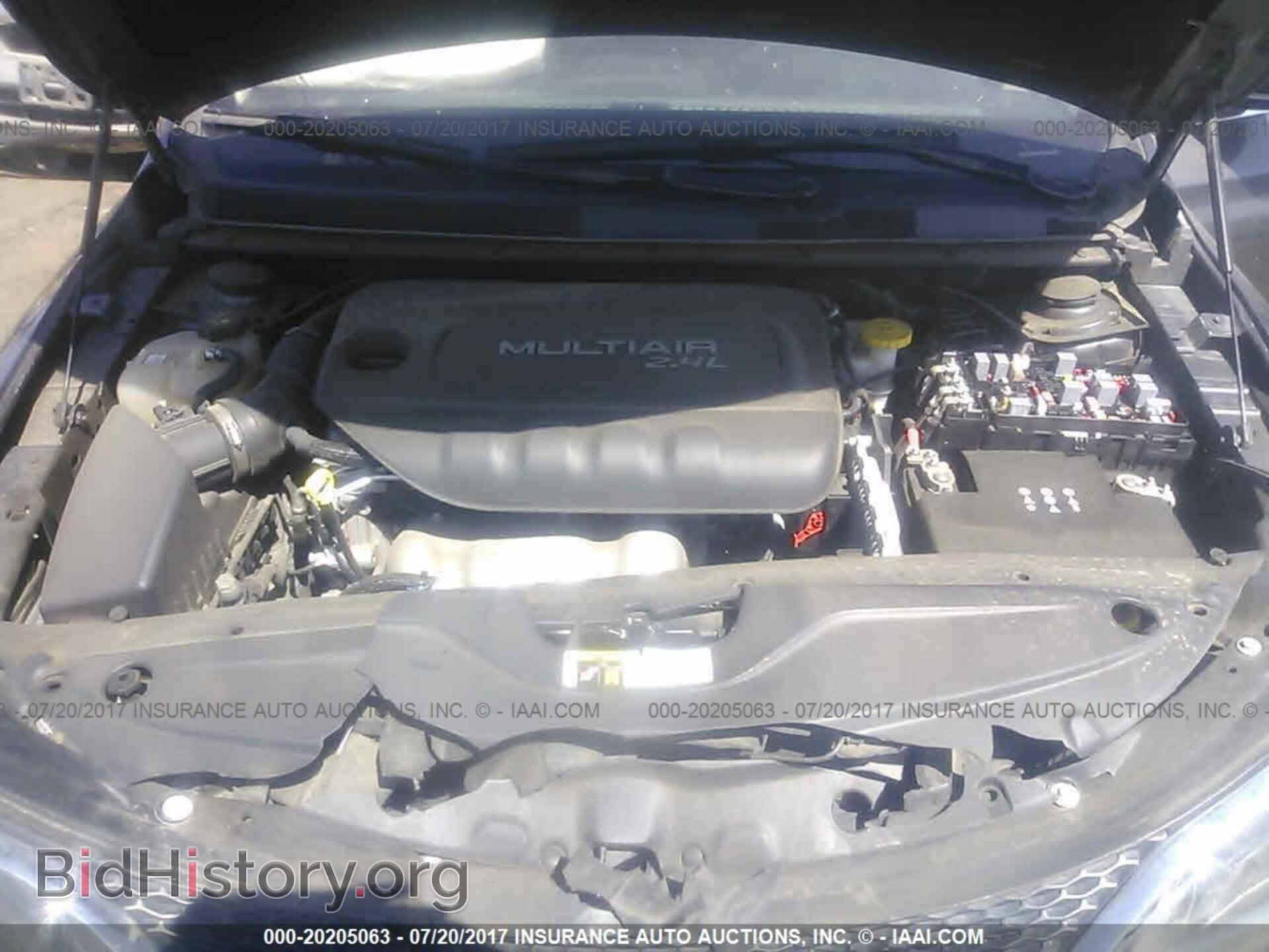 2015 Chrysler 200 - VIN: 1C3CCCAB9FN681247 - Photo 10