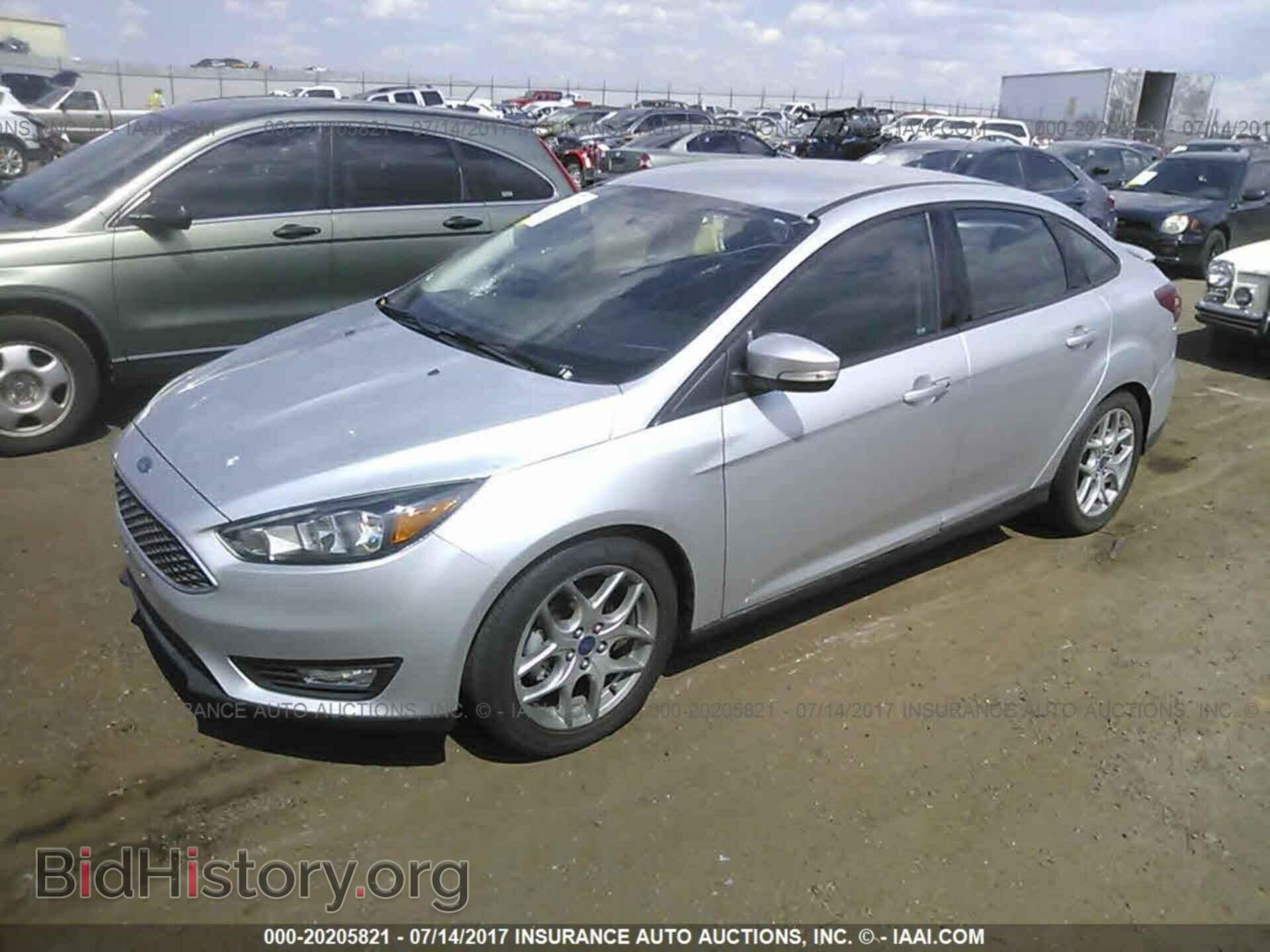 2015 Ford Focus - VIN: 1FADP3F29FL287875 - Photo 2