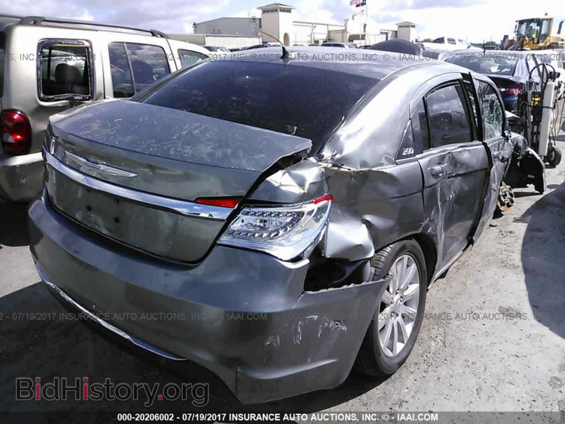 2012 Chrysler 200 - VIN: 1C3CCBBB2CN226602 - Photo 4