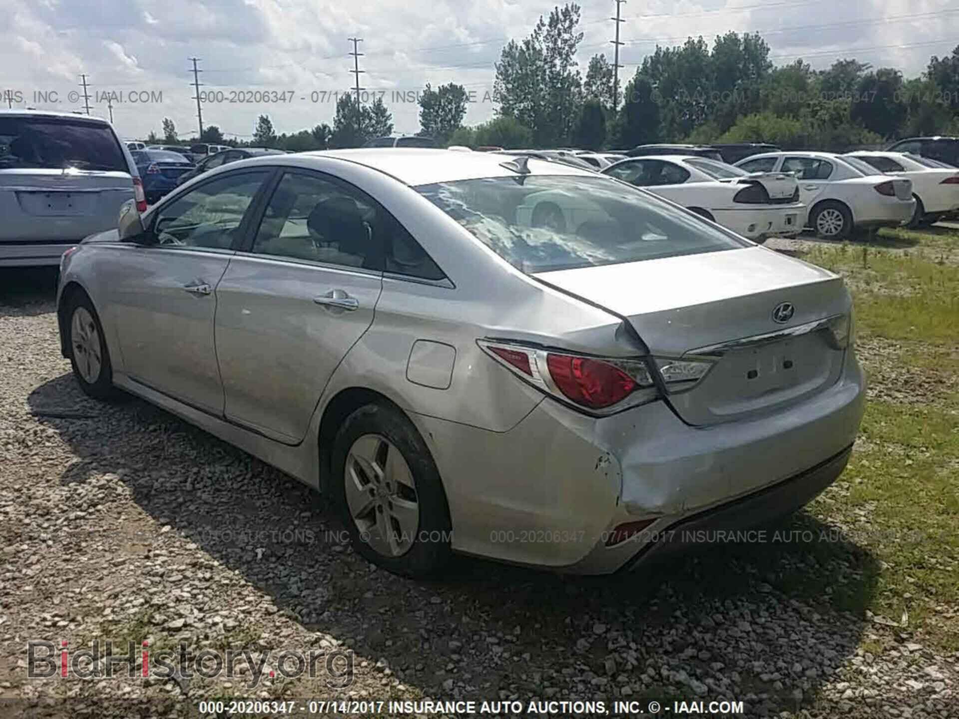 2012 Hyundai Sonata - VIN: KMHEC4A43CA027063 - Photo 3