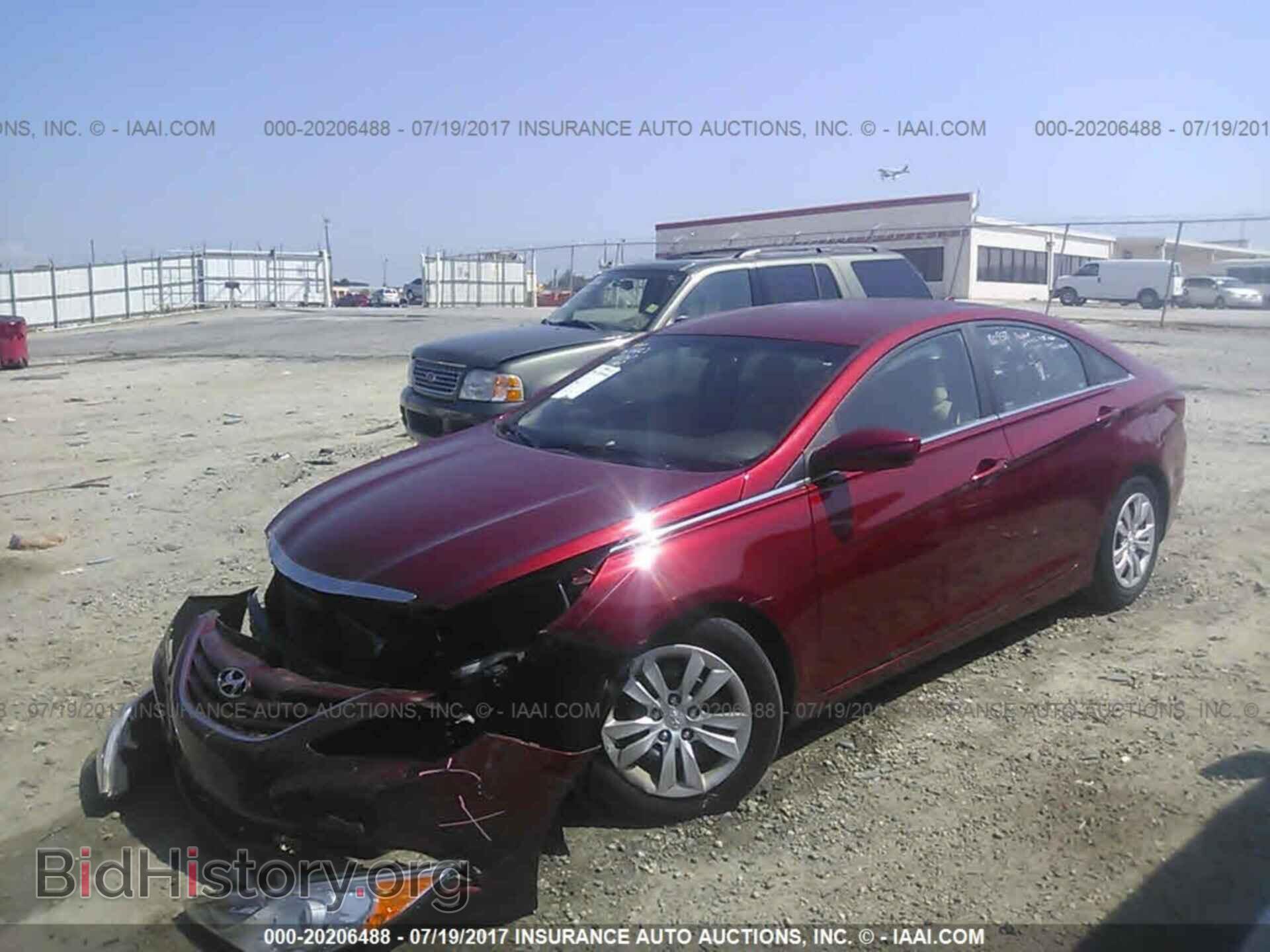 2012 Hyundai Sonata - VIN: 5NPEB4AC2CH482767 - Фото 2
