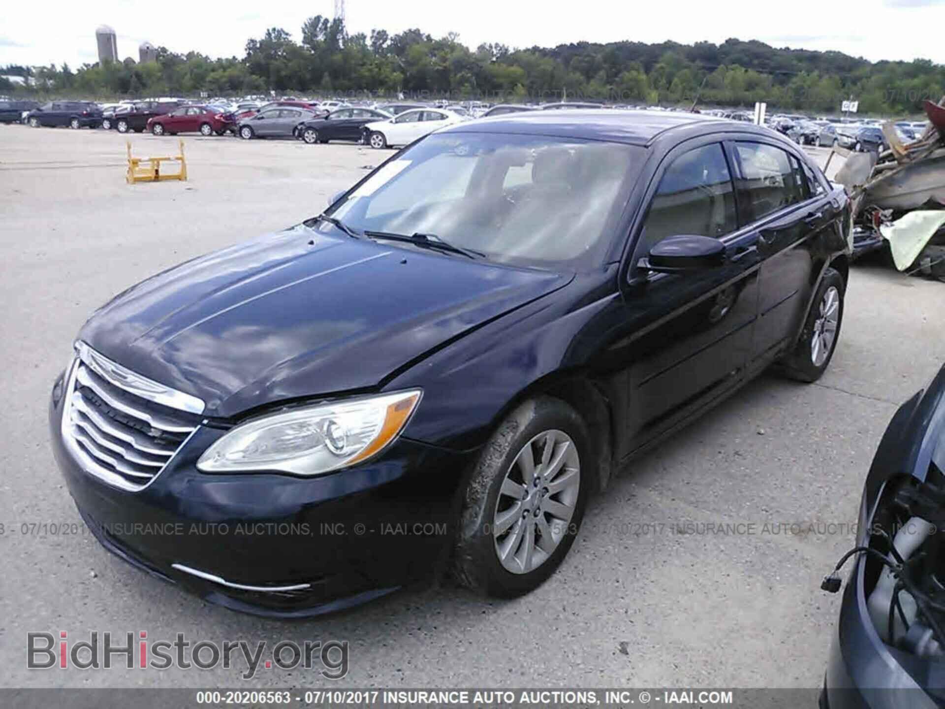 2011 Chrysler 200 - VIN: 1C3BC1FG3BN539295 - Фото 2