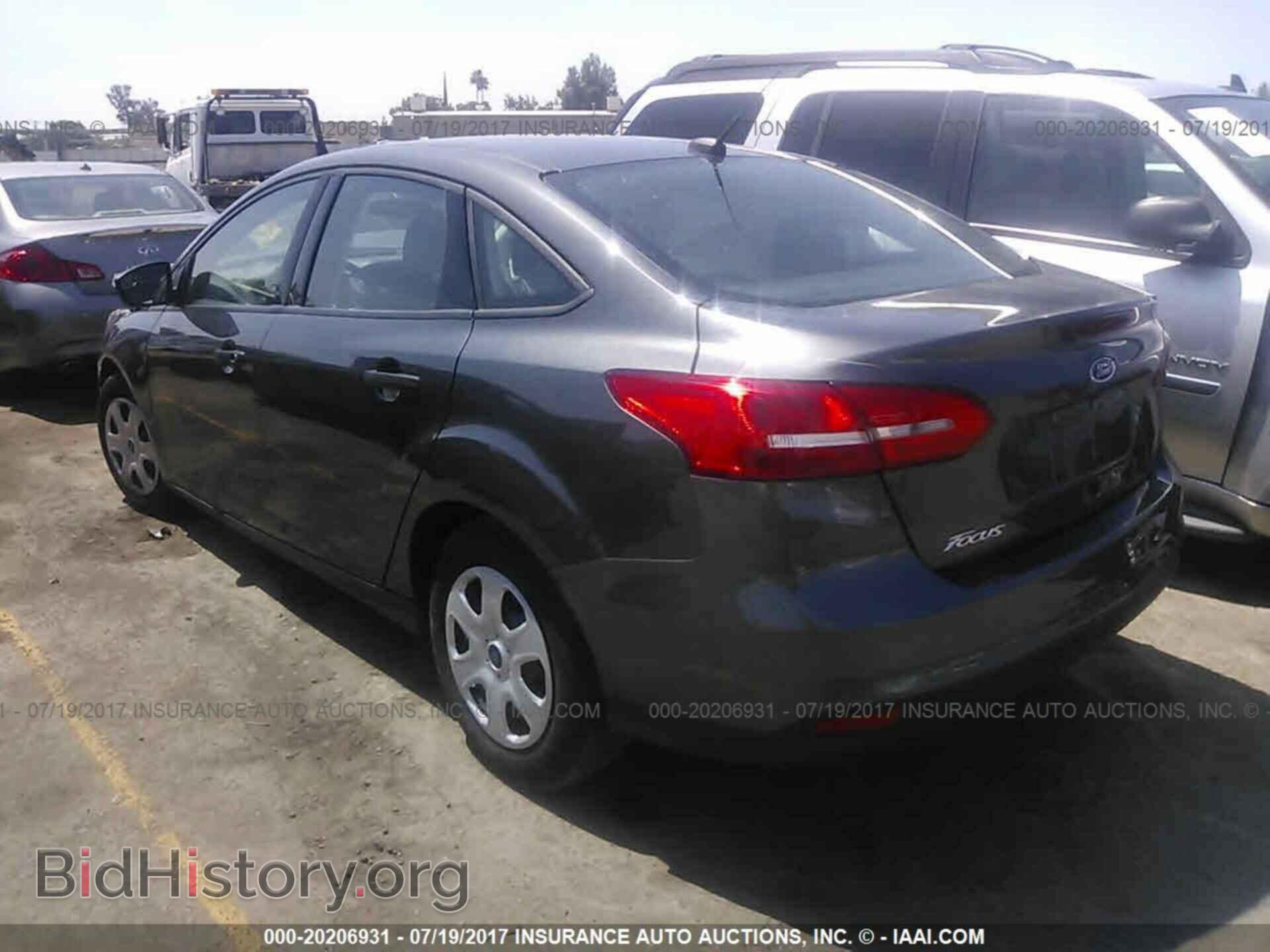 2017 Ford Focus - VIN: 1FADP3E25HL219920 - Photo 3