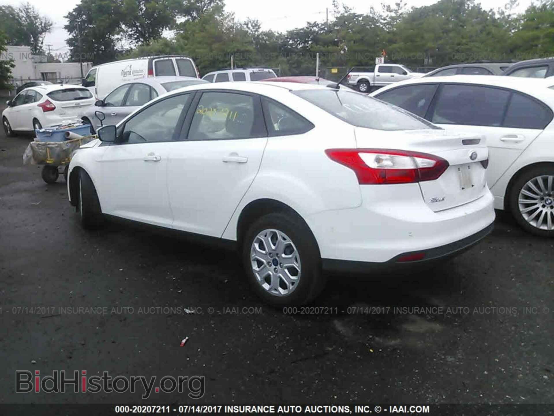 2012 Ford Focus - VIN: 1FAHP3F21CL396683 - Photo 3