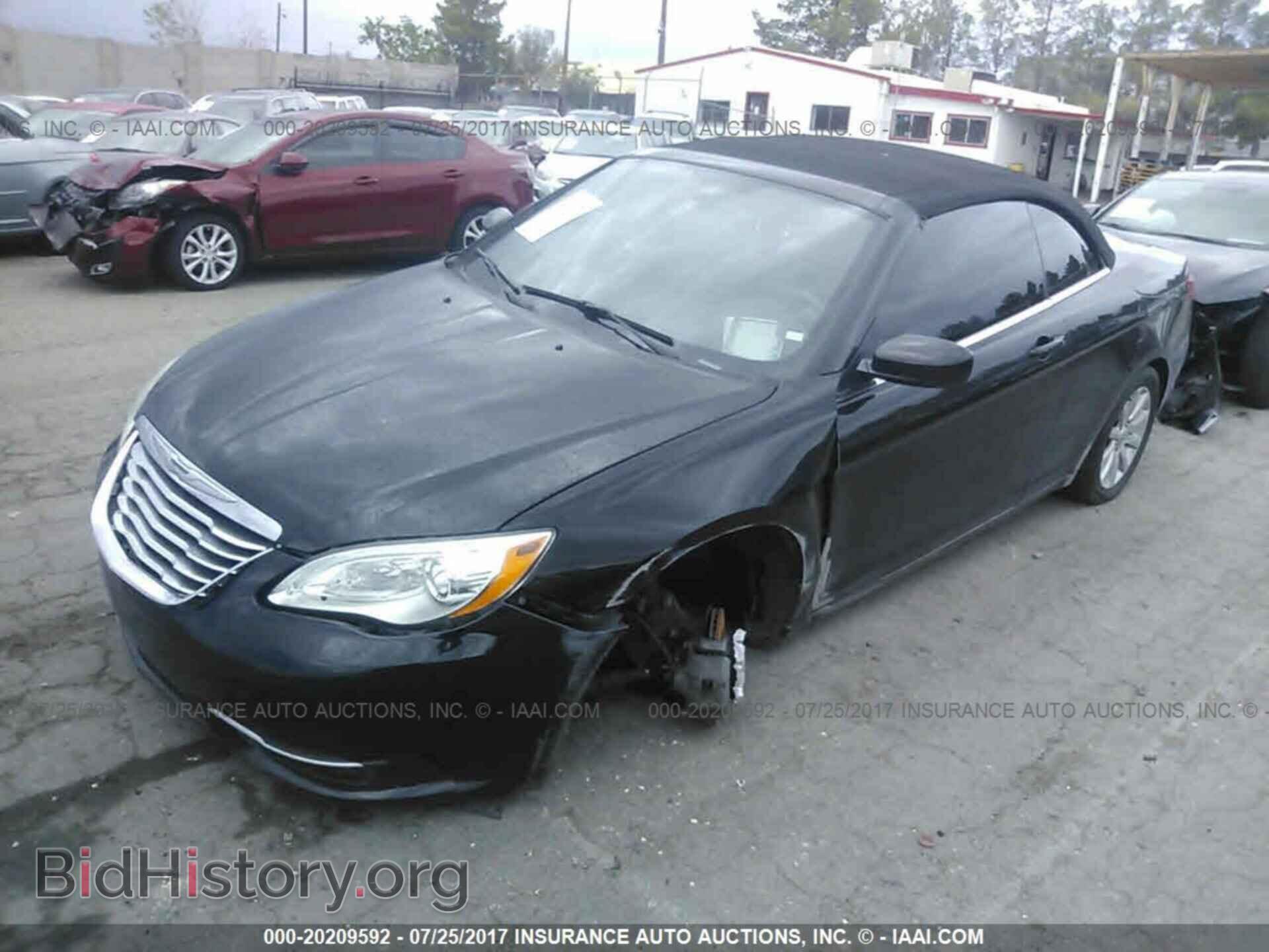 2012 Chrysler 200 - VIN: 1C3BCBEB3CN218970 - Фото 2