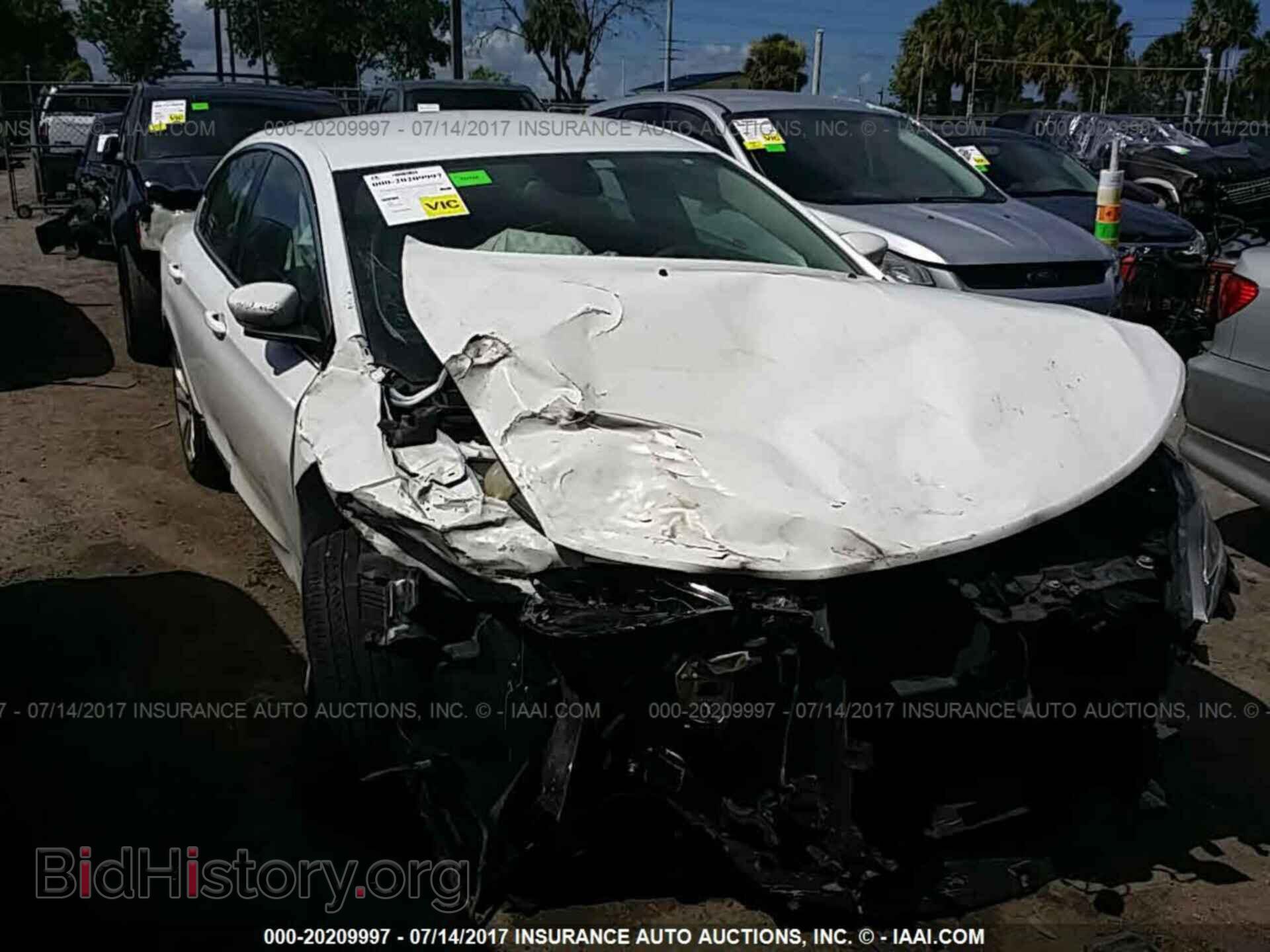Photo 1C3CCCAB8FN576778 - Chrysler 200 2015