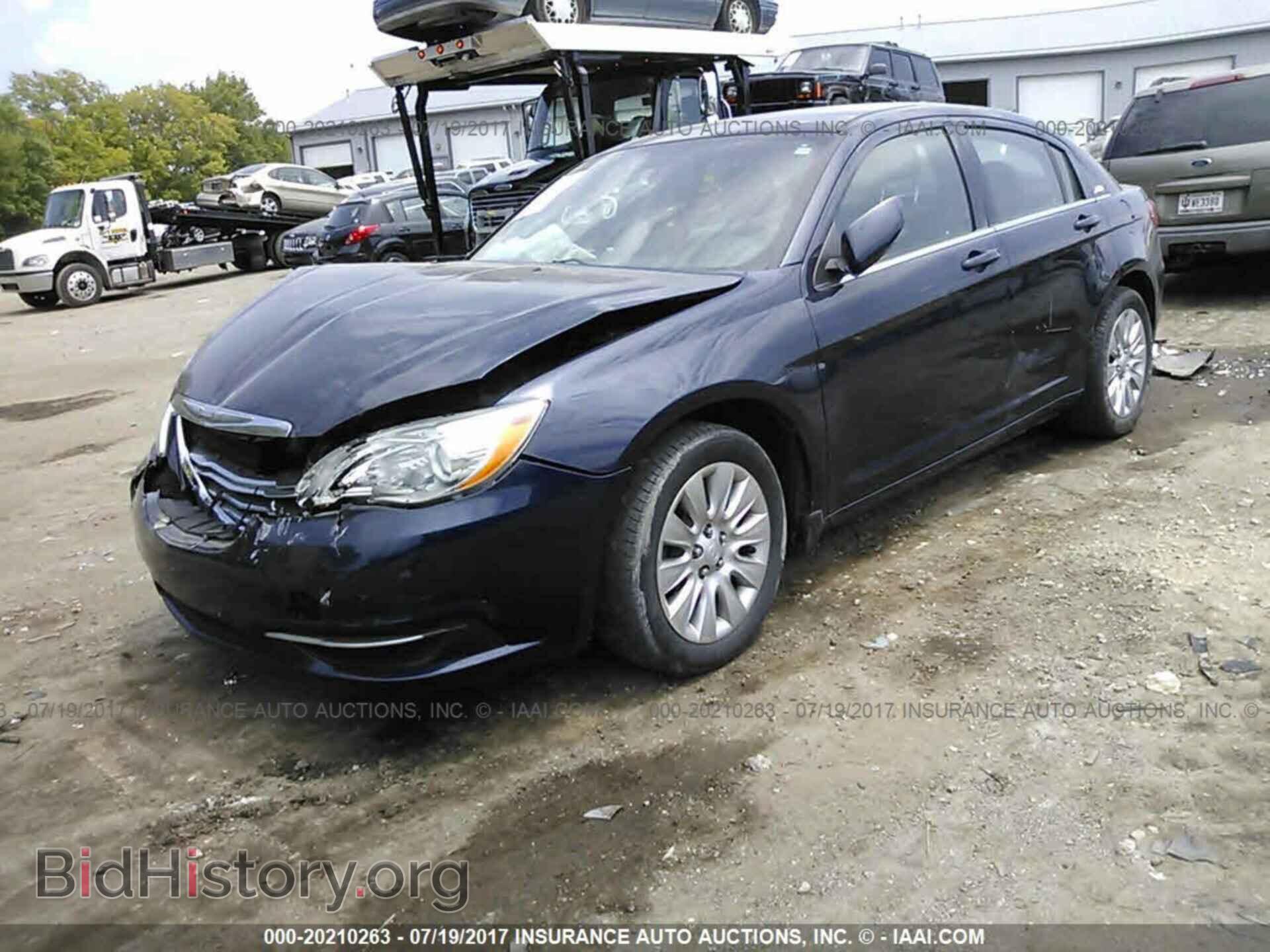 2014 Chrysler 200 - VIN: 1C3CCBAB6EN207121 - Photo 2