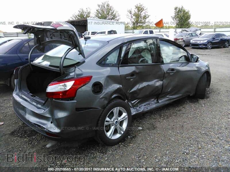 2014 Ford FOCUS (VIN 1FADP3F29EL231210) — photo 4 of 10