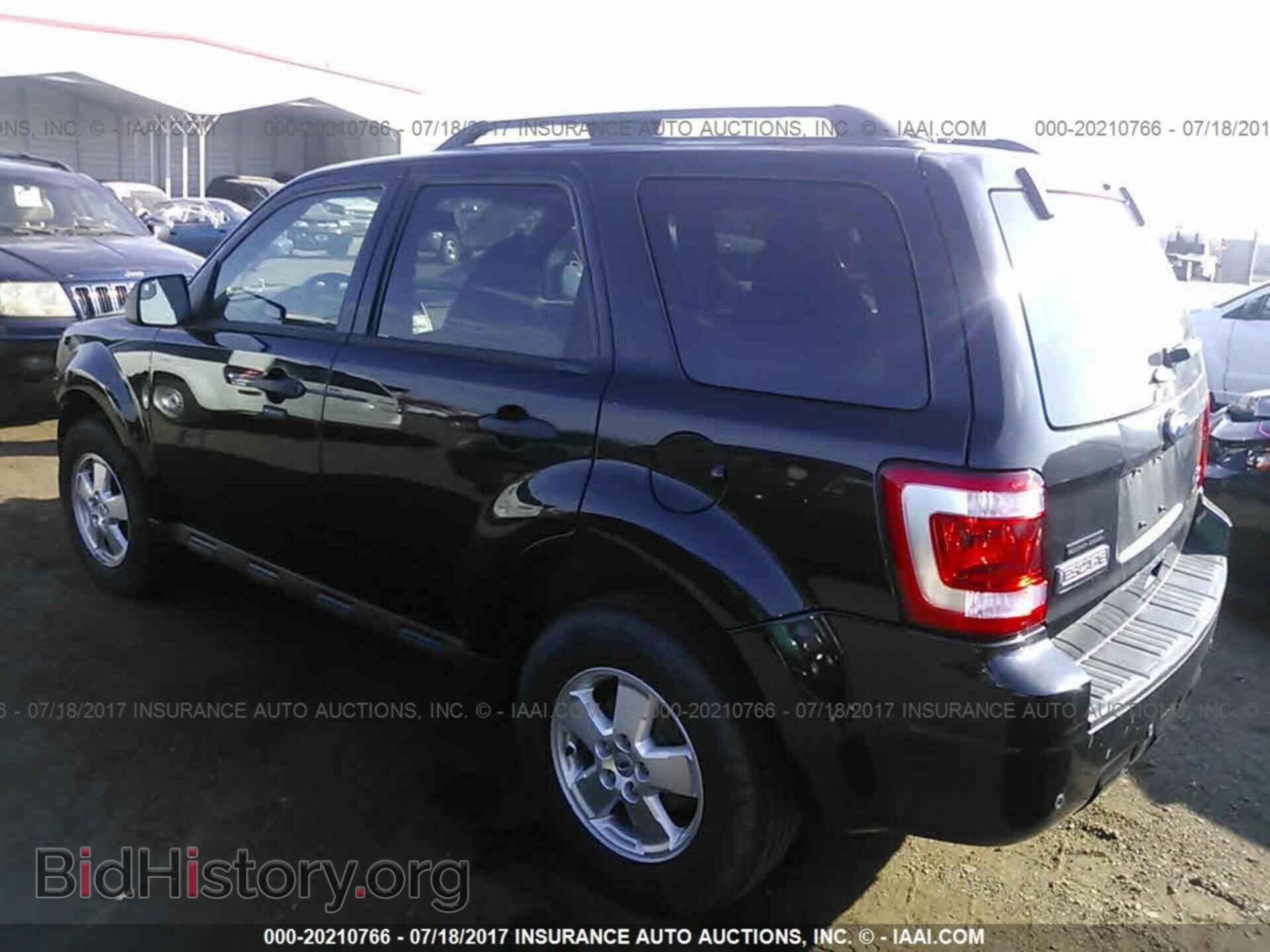 2011 Ford Escape - VIN: 1FMCU9DG2BKB52958 - Фото 3