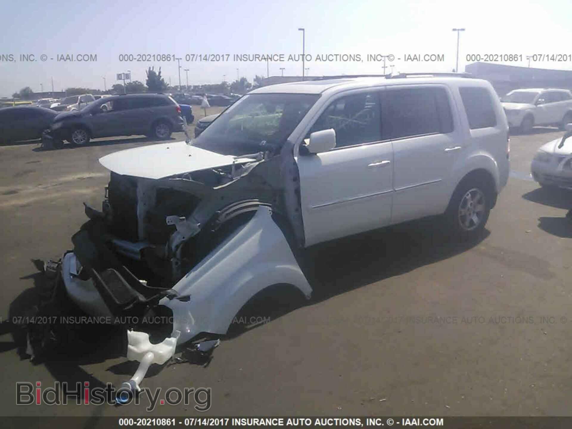 2011 Honda Pilot - VIN: 5FNYF4H98BB065758 - Фото 2