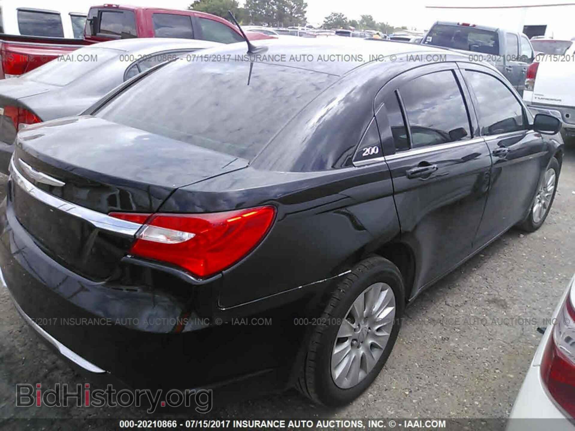 2014 Chrysler 200 - VIN: 1C3CCBAB3EN208548 - Photo 4