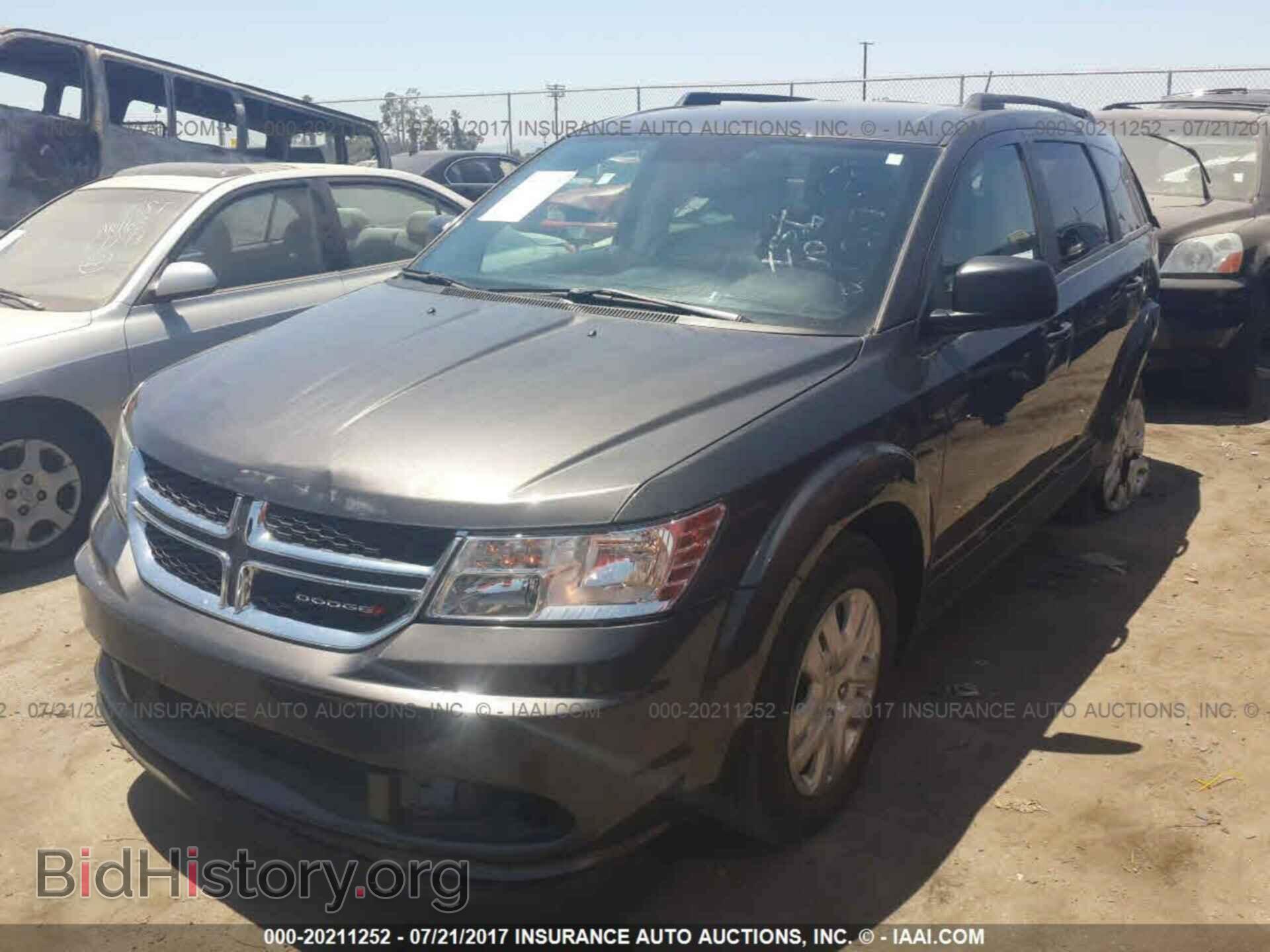 2016 Dodge Journey - VIN: 3C4PDCAB2GT241205 - Photo 2