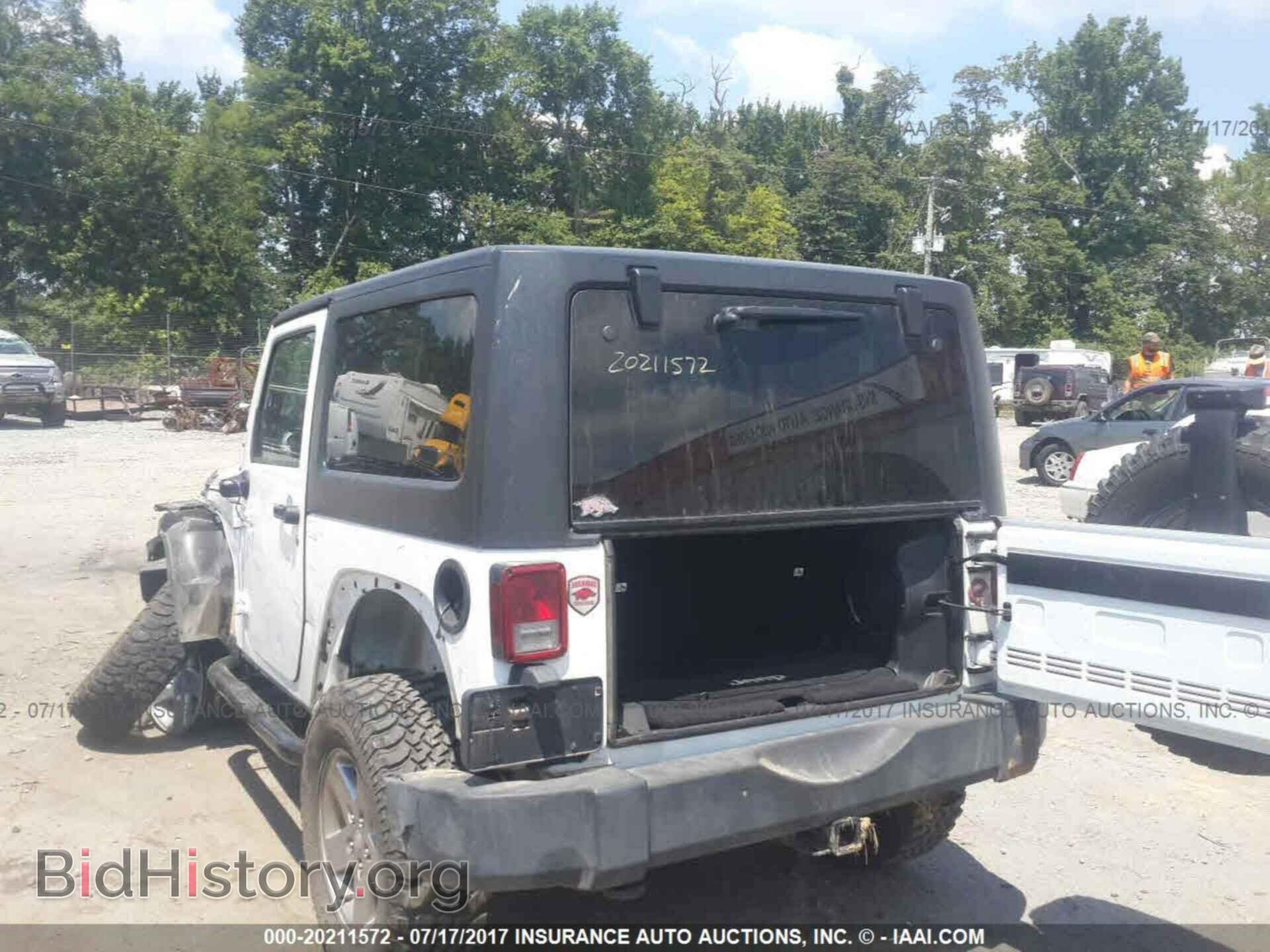 2011 Jeep Wrangler - VIN: 1J4BA6D13BL594946 - Фото 3