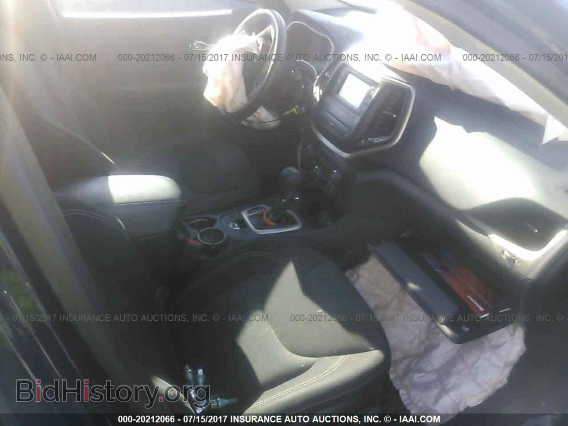2015 Jeep Cherokee - VIN: 1C4PJMCB2FW678920 - Photo 5