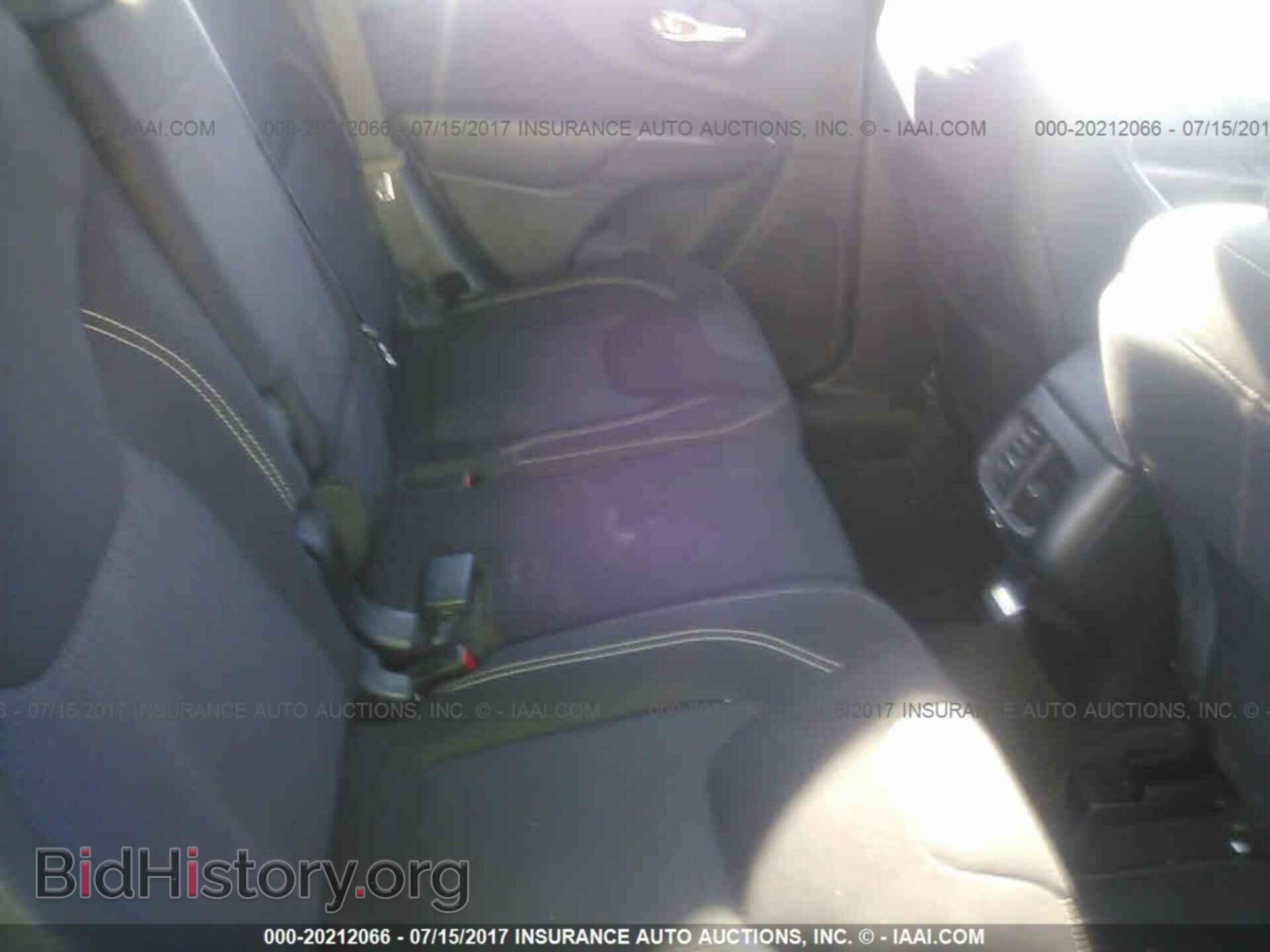 2015 Jeep Cherokee - VIN: 1C4PJMCB2FW678920 - Photo 8