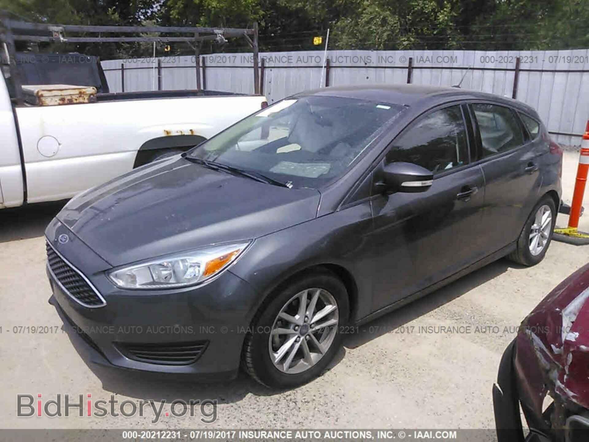 2016 Ford Focus - VIN: 1FADP3K21GL277350 - Фото 2