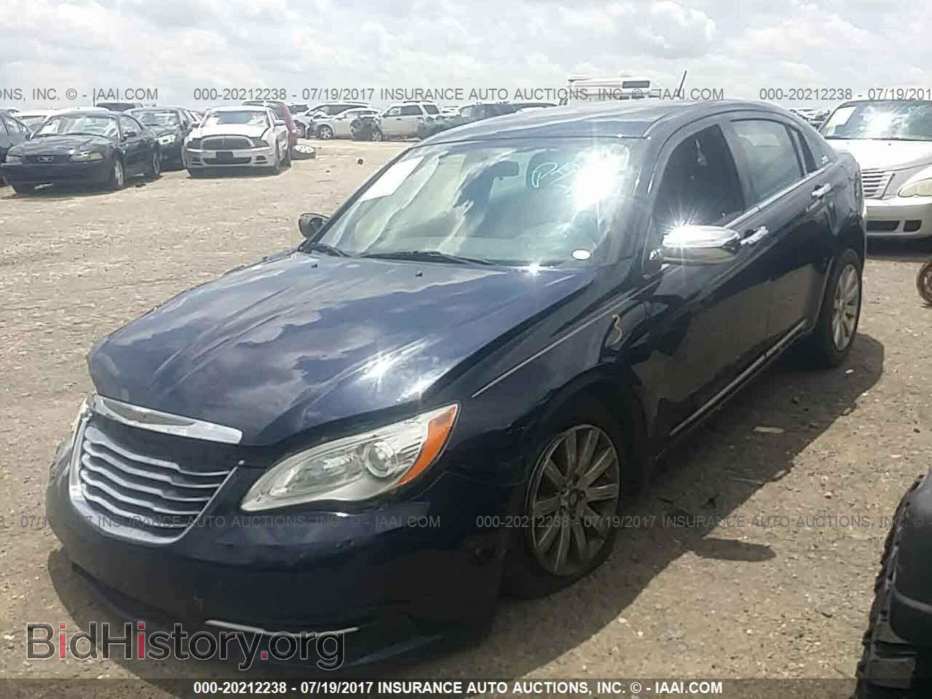2013 Chrysler 200 - VIN: 1C3CCBBB2DN597079 - Photo 2