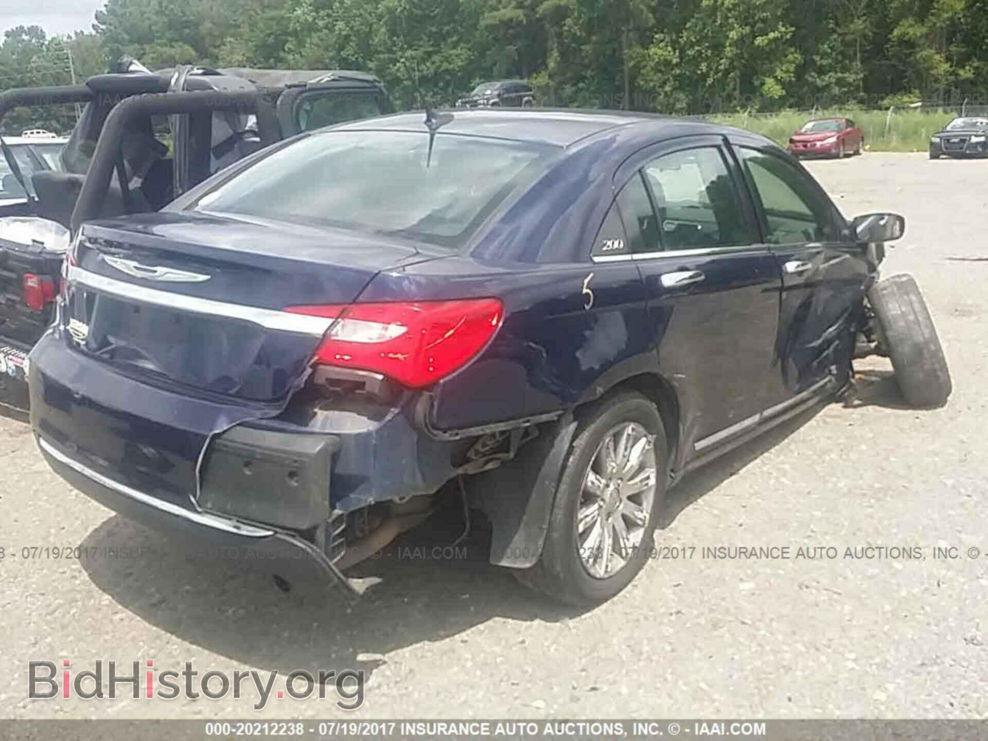 2013 Chrysler 200 - VIN: 1C3CCBBB2DN597079 - Photo 4