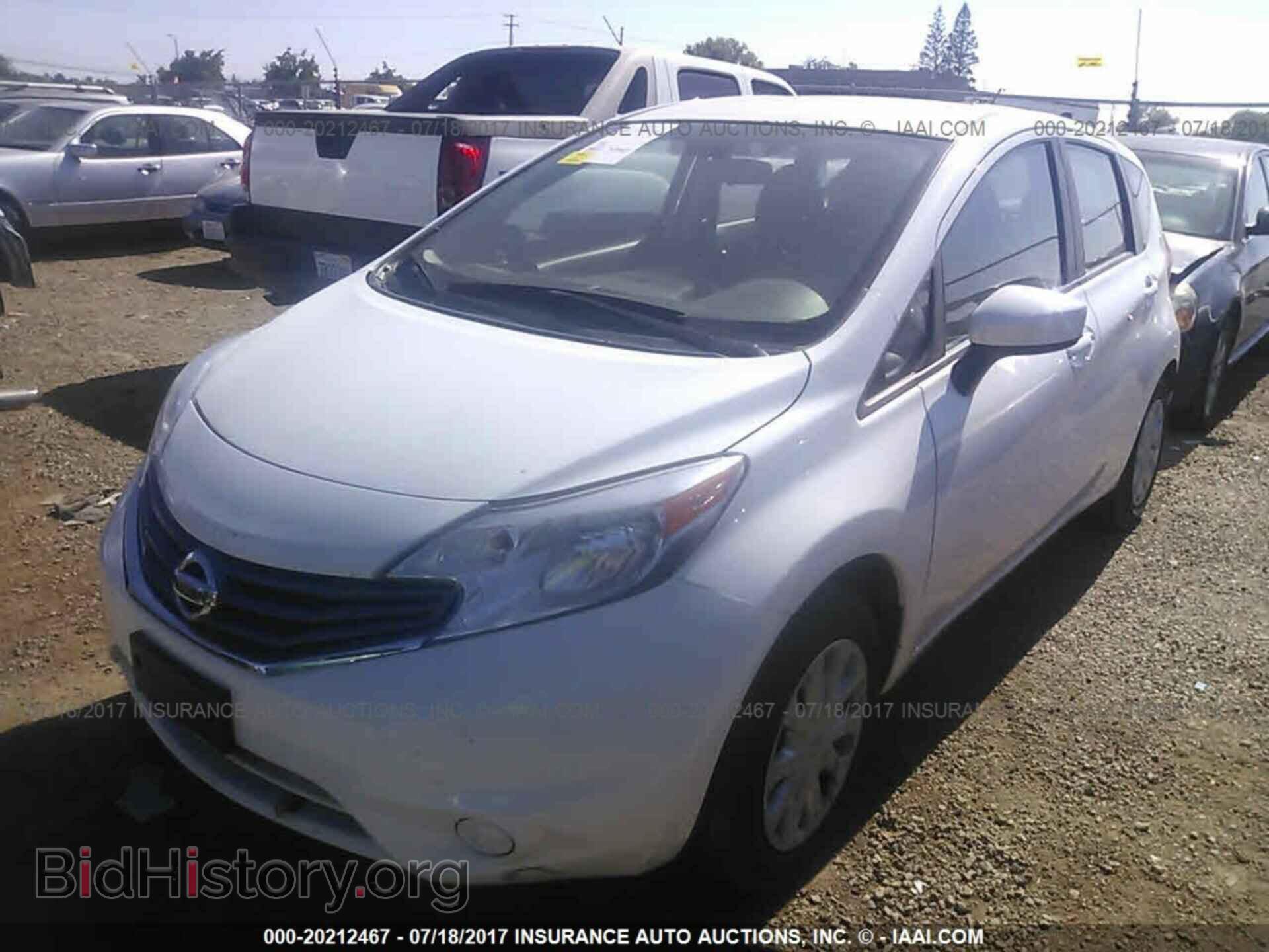 2015 Nissan Versa note - VIN: 3N1CE2CPXFL412055 - Фото 2