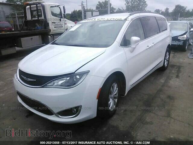 2017 Chrysler Pacifica - VIN: 2C4RC1BG6HR623445 - Фото 2