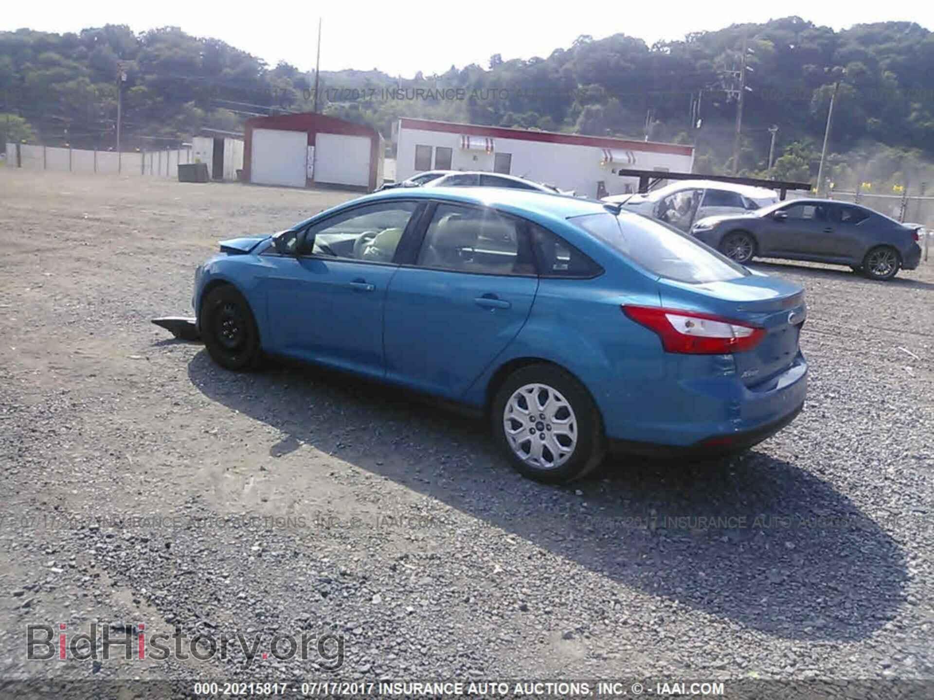 2012 Ford Focus - VIN: 1FAHP3F27CL152603 - Photo 3