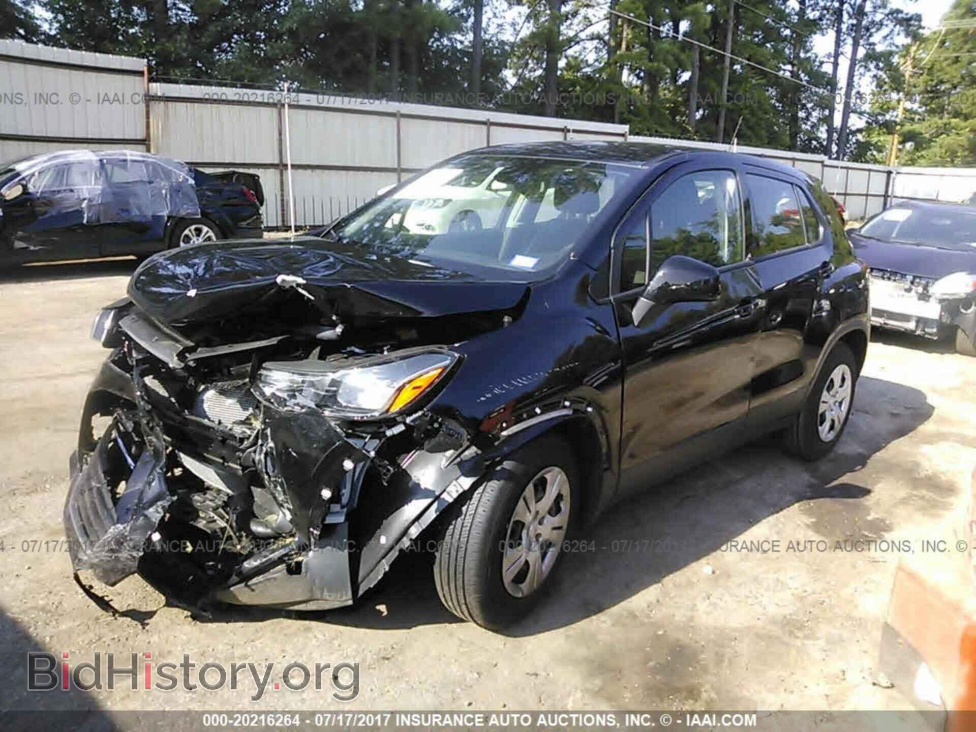 2017 Chevrolet Trax - VIN: 3GNCJKSB3HL248480 - Photo 2