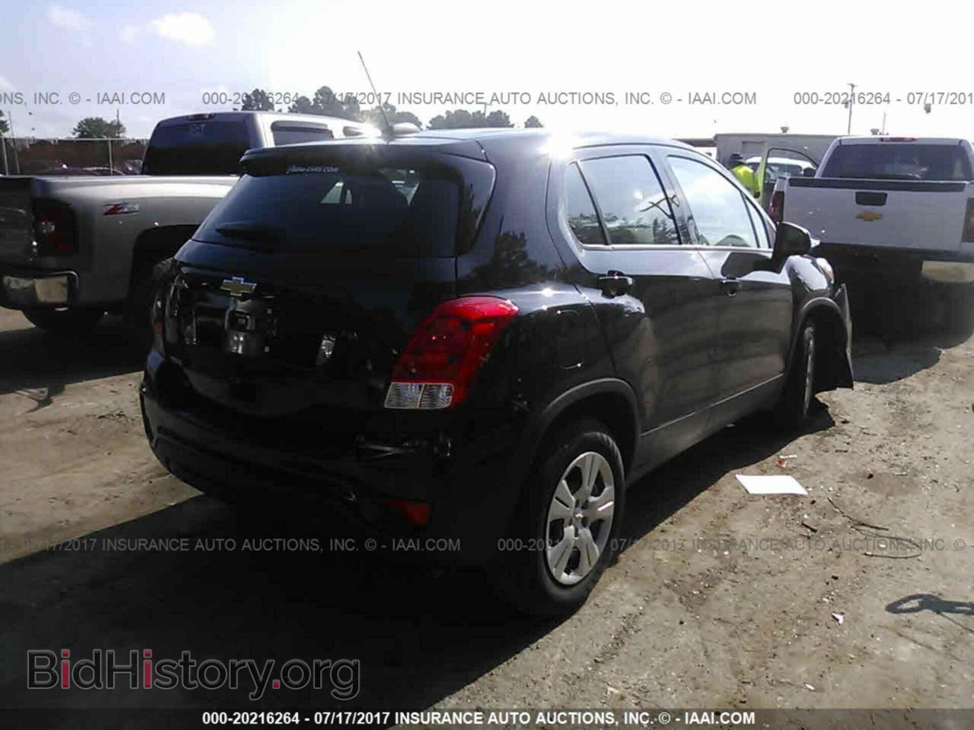 2017 Chevrolet Trax - VIN: 3GNCJKSB3HL248480 - Photo 4