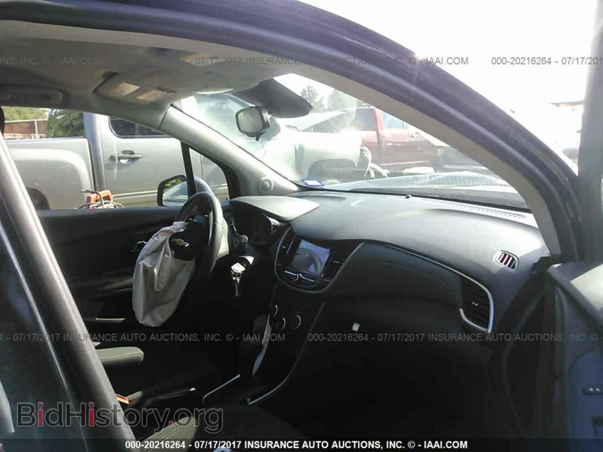 2017 Chevrolet Trax - VIN: 3GNCJKSB3HL248480 - Photo 5