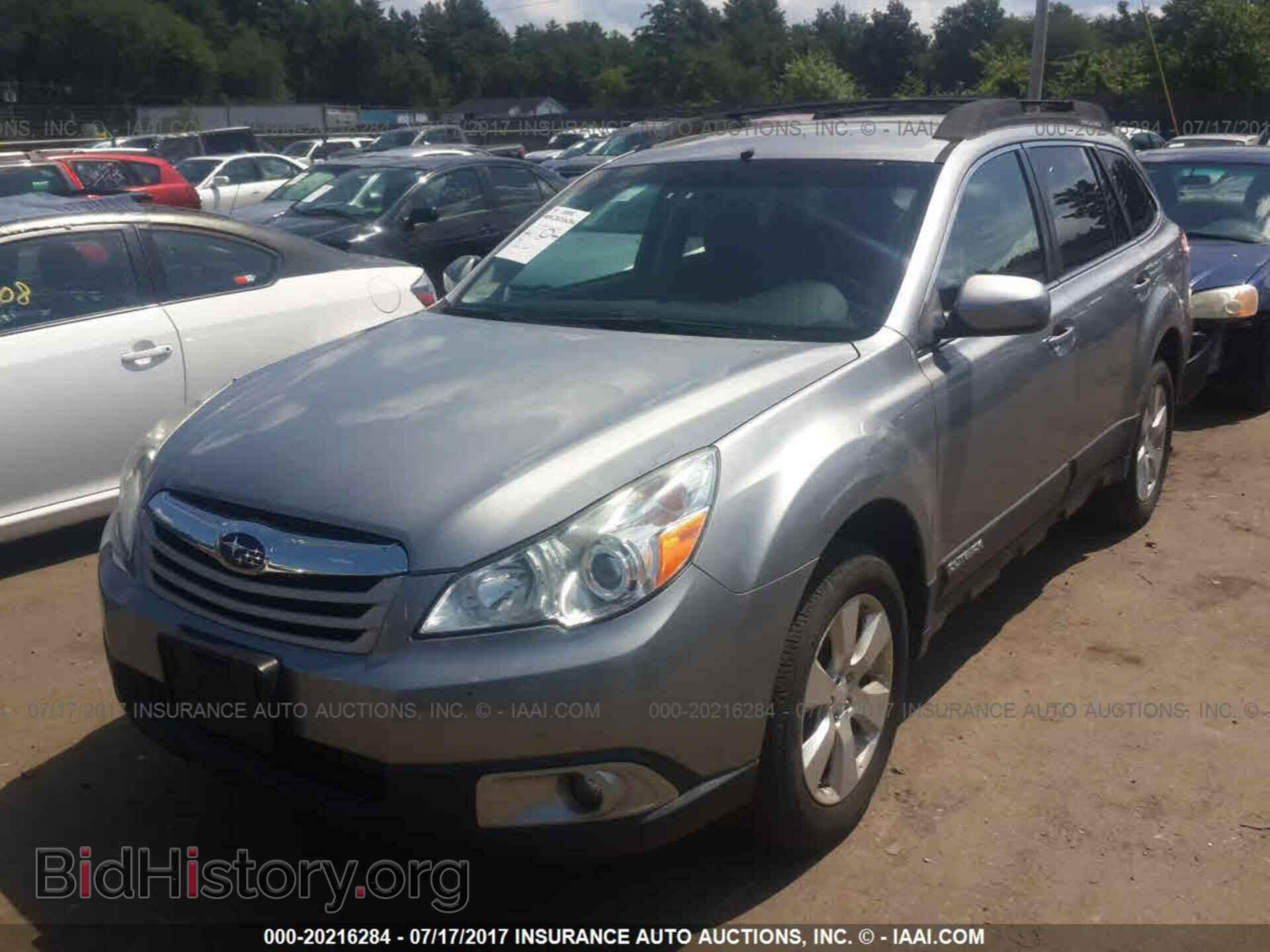2011 Subaru Outback - VIN: 4S4BRBCC7B3374473 - Photo 2