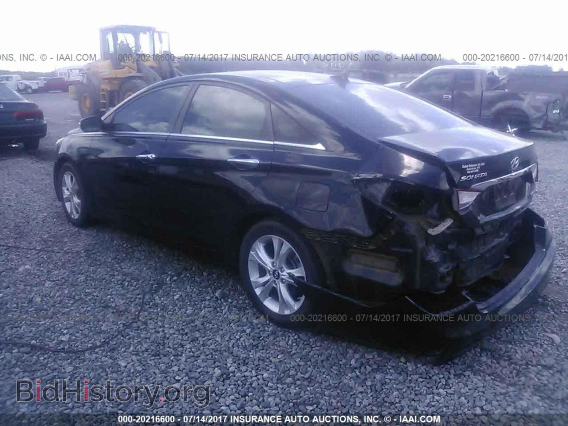 2012 Hyundai Sonata - VIN: 5NPEC4ACXCH427772 - Photo 3