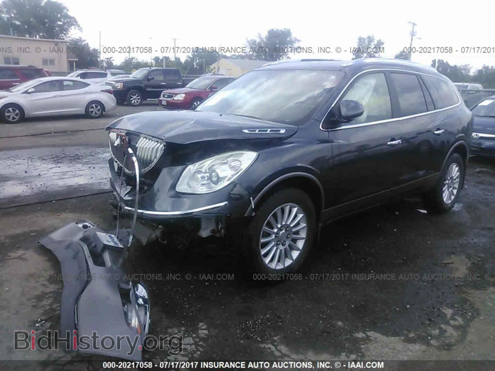 2011 Buick Enclave - VIN: 5GAKRAED9BJ256863 - Фото 2