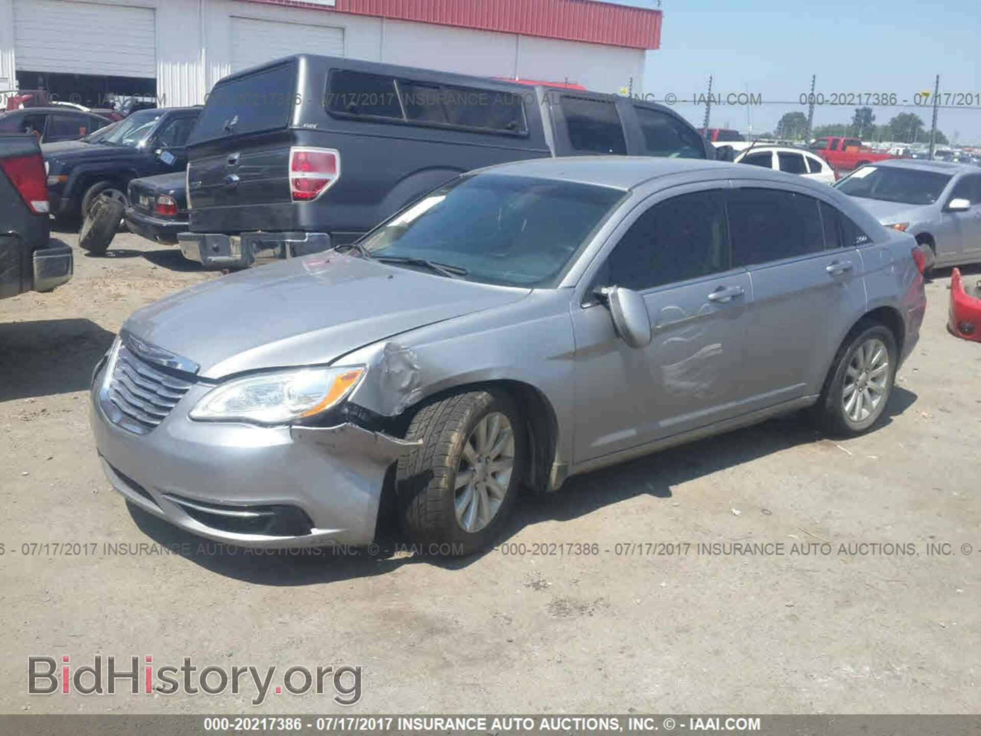 2013 Chrysler 200 - VIN: 1C3CCBBB5DN546854 - Photo 2