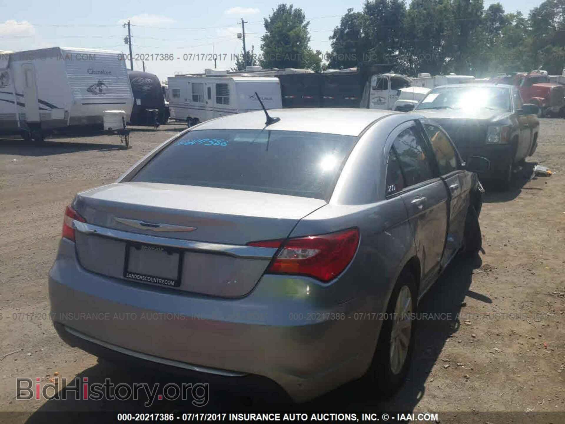 2013 Chrysler 200 - VIN: 1C3CCBBB5DN546854 - Photo 4