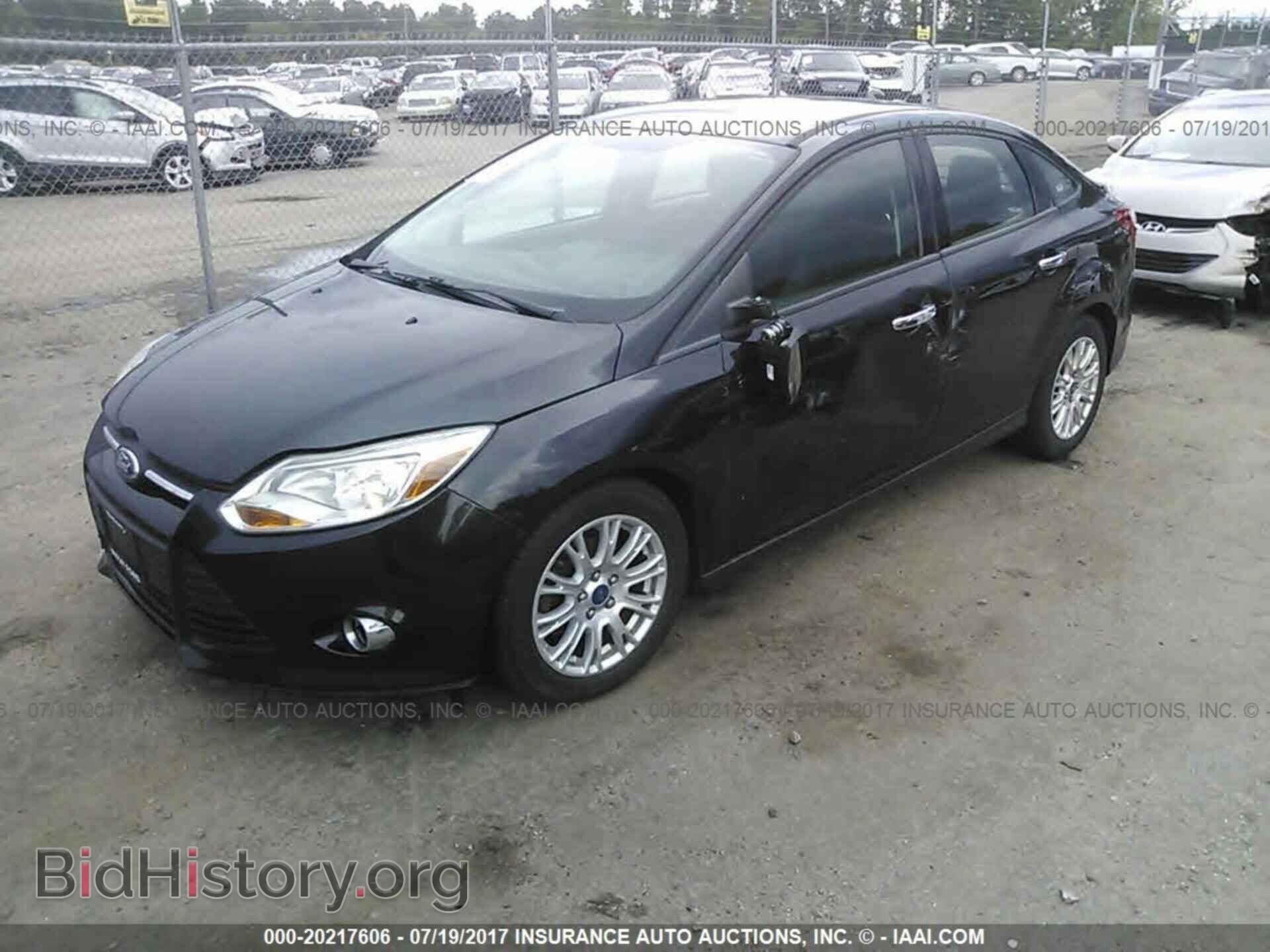 2012 Ford Focus - VIN: 1FAHP3F23CL169365 - Photo 2