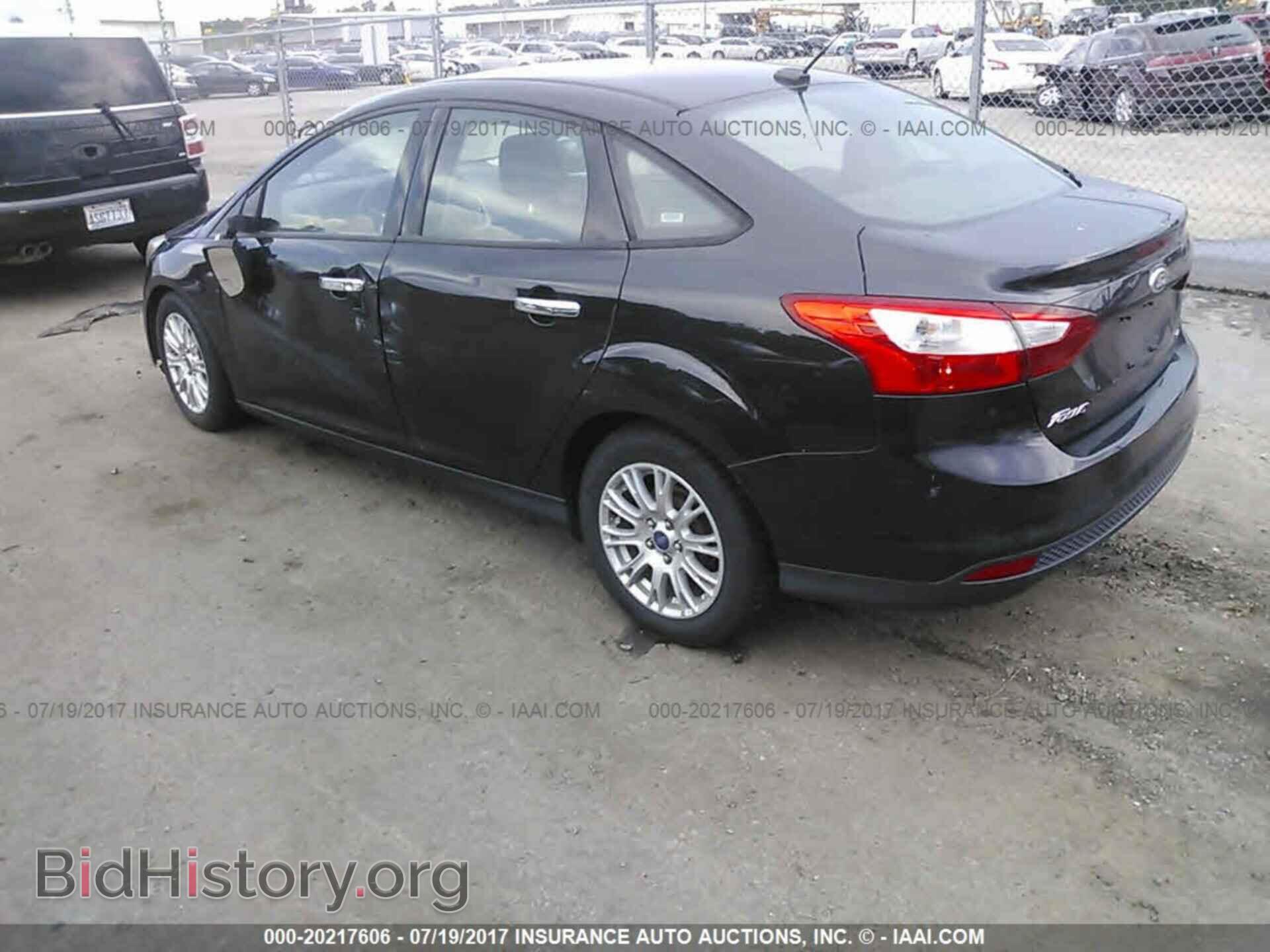 2012 Ford Focus - VIN: 1FAHP3F23CL169365 - Photo 3