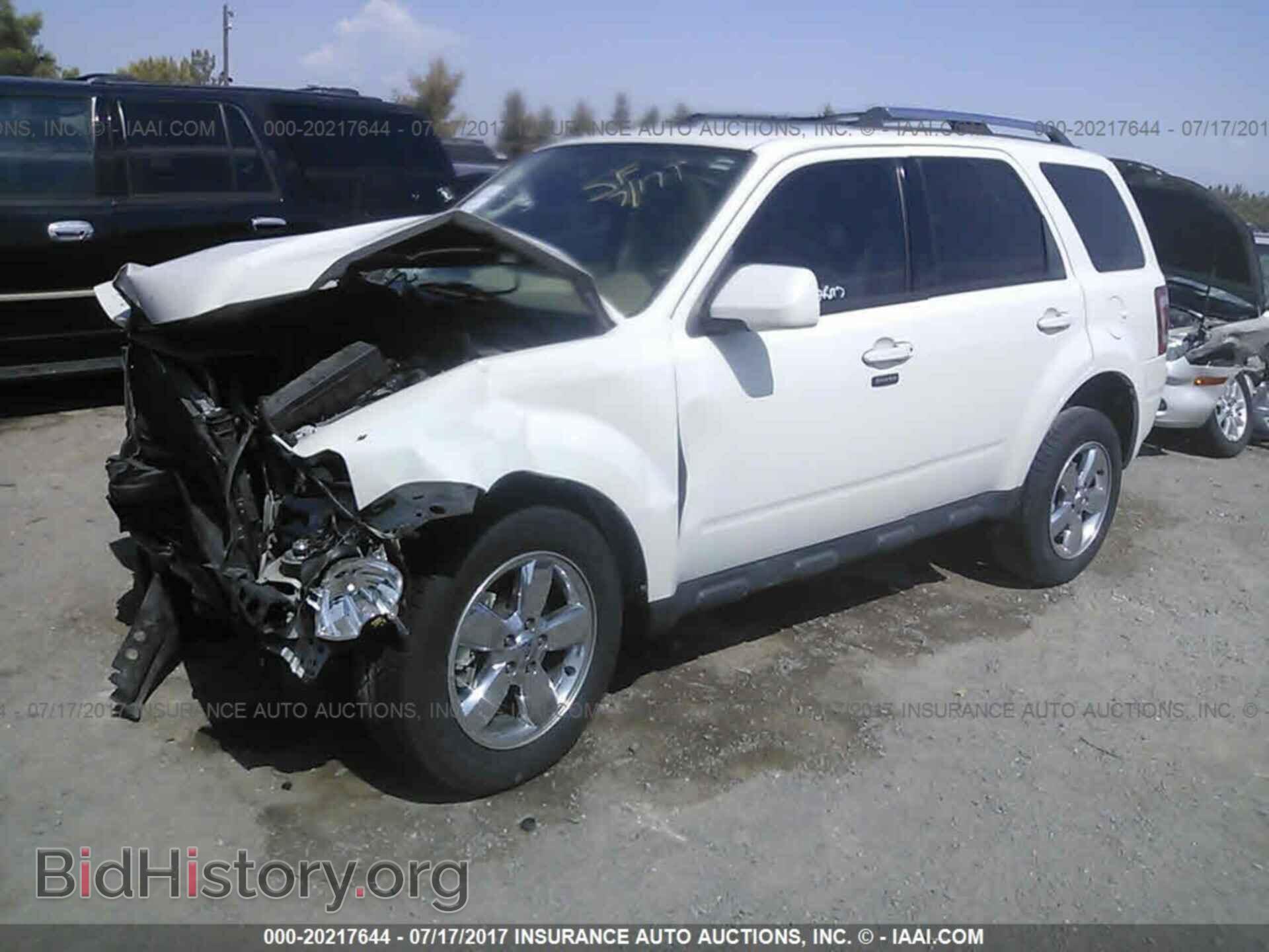 2011 Ford Escape - VIN: 1FMCU9EG4BKB84311 - Photo 2