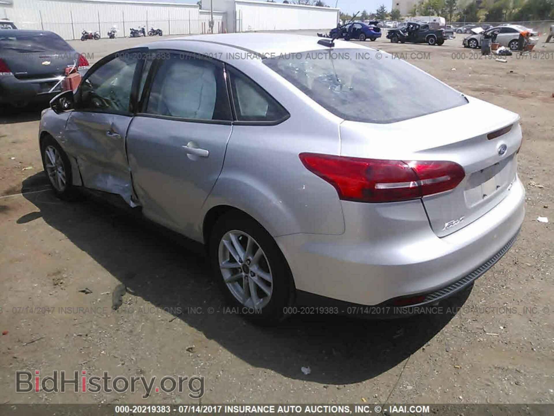 2015 Ford Focus - VIN: 1FADP3F28FL224508 - Photo 3