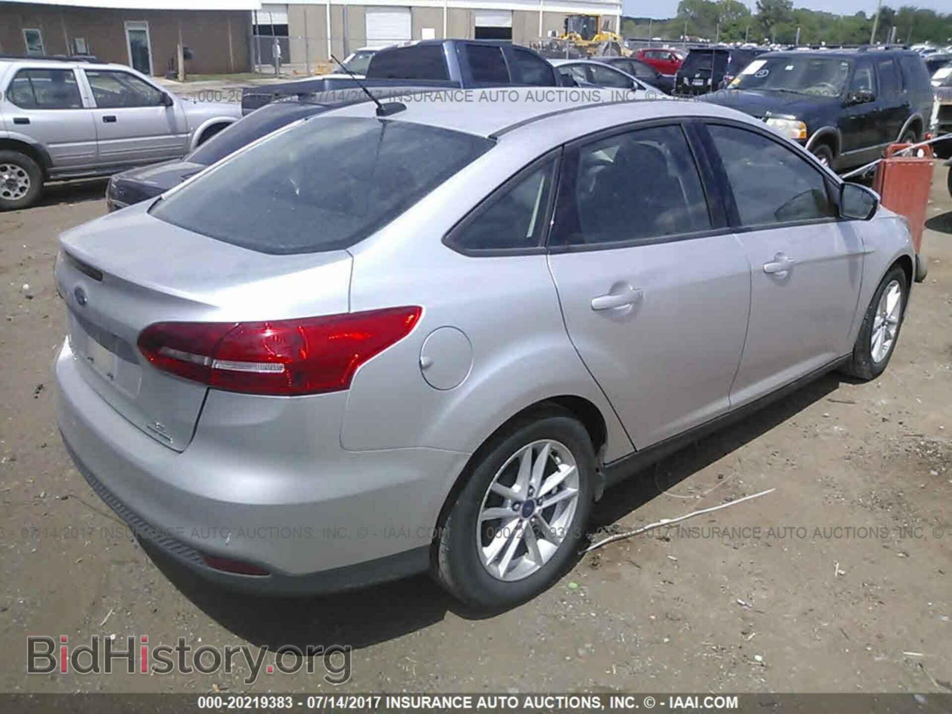 2015 Ford Focus - VIN: 1FADP3F28FL224508 - Photo 4