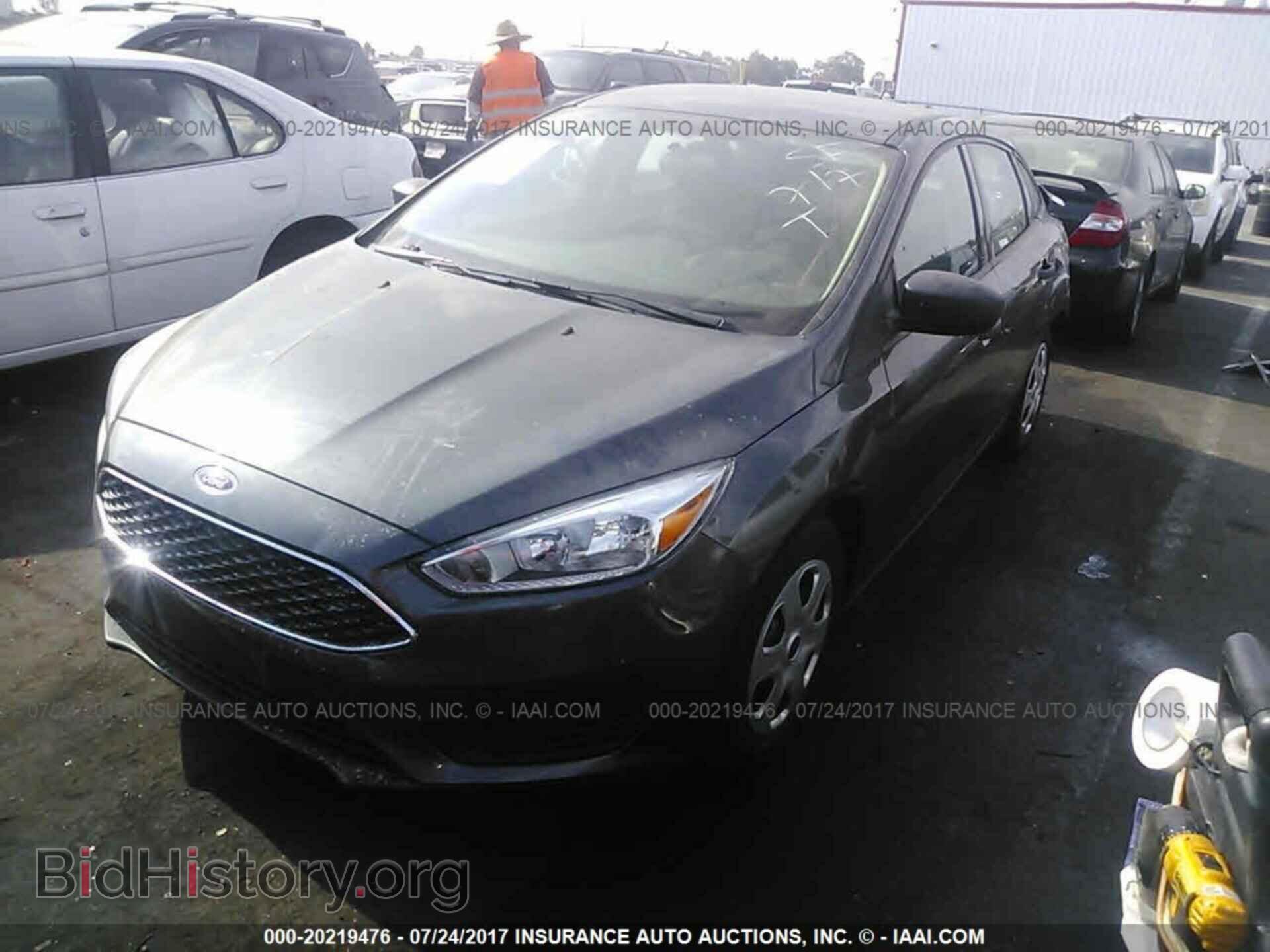 2016 Ford Focus - VIN: 1FADP3E24GL374473 - Фото 2