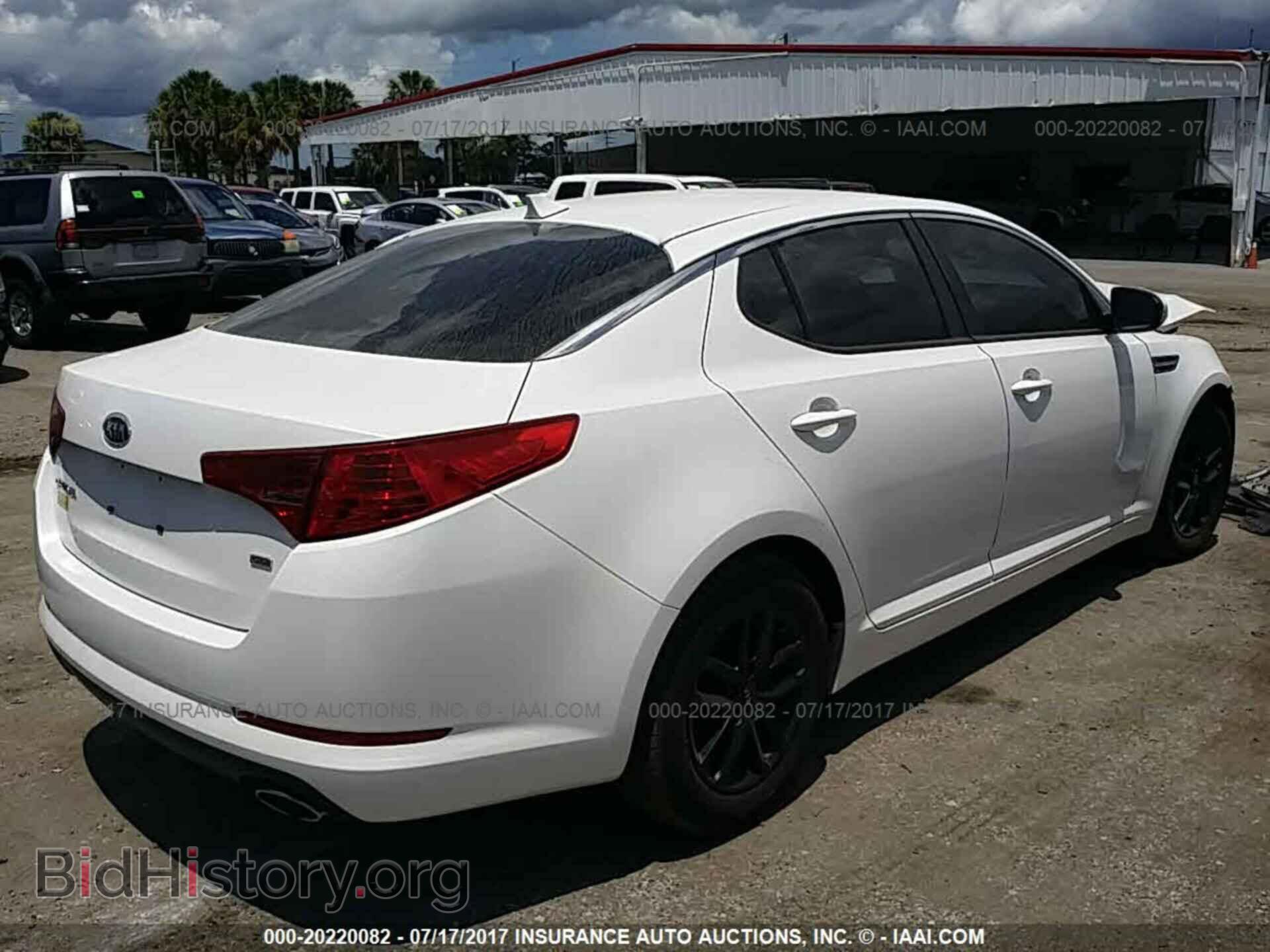 2011 Kia Optima - VIN: KNAGM4A75B5083370 - Photo 4