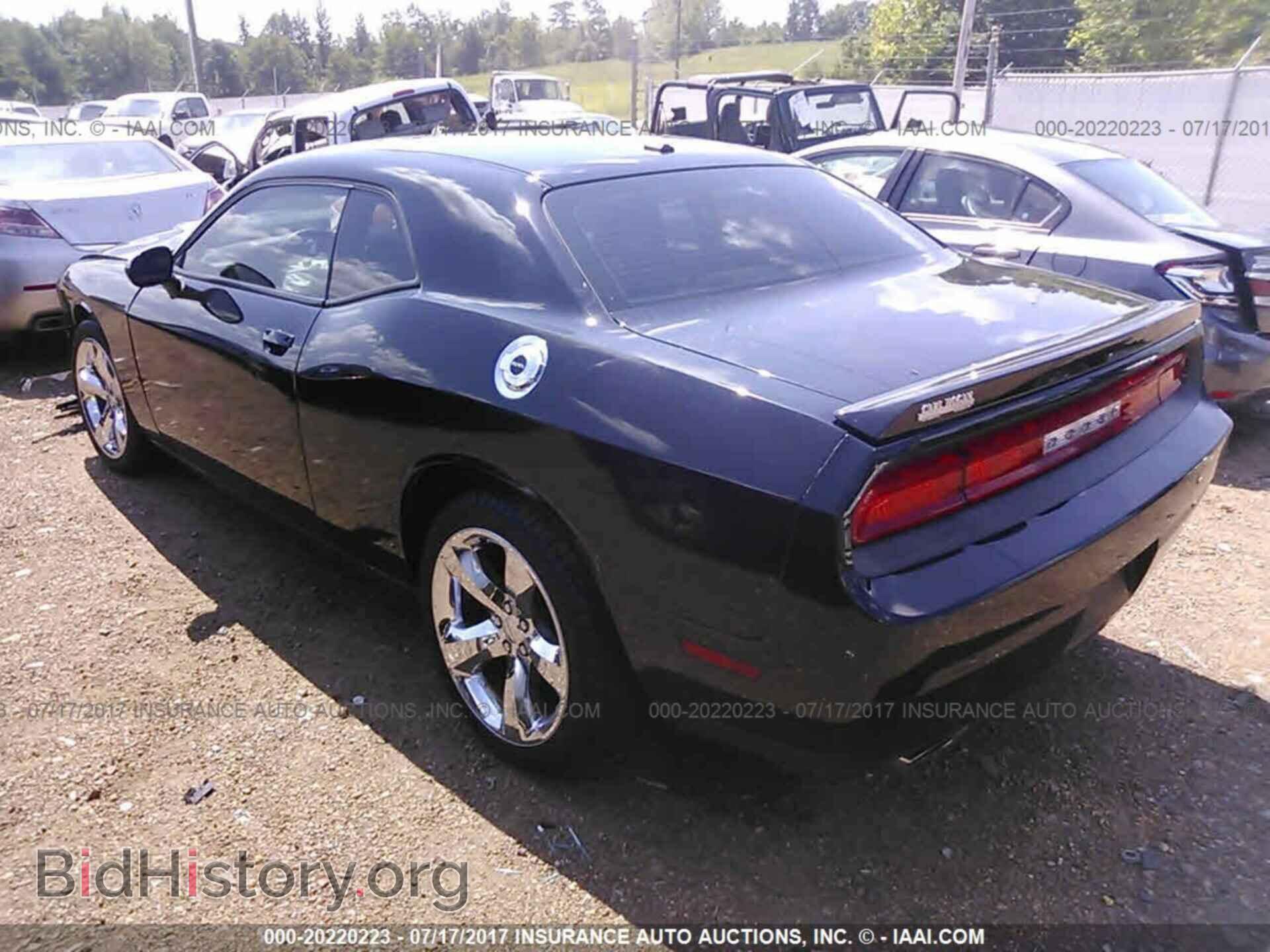 2014 Dodge Challenger - VIN: 2C3CDYAG0EH204414 - Photo 3