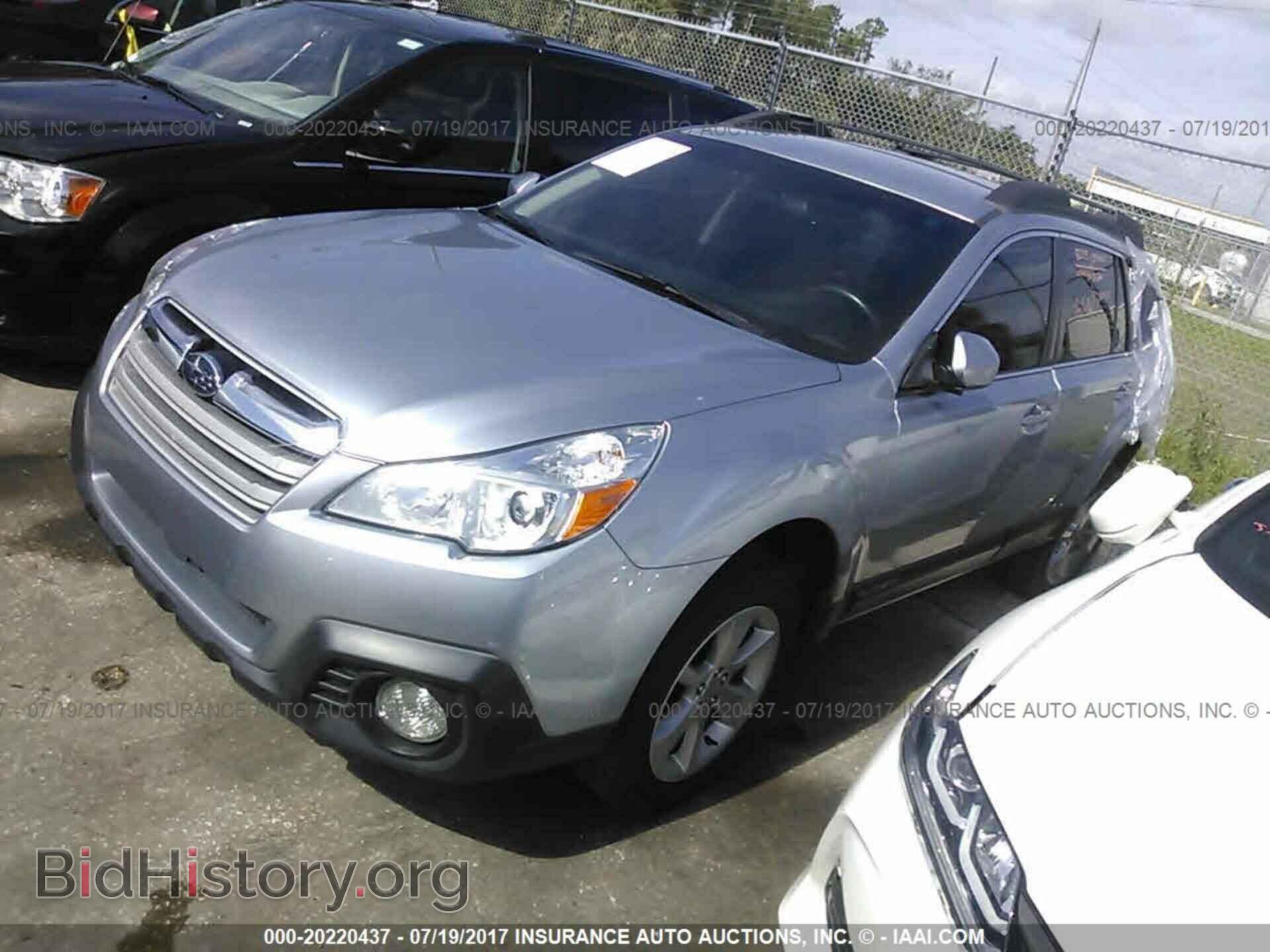 2014 Subaru Outback - VIN: 4S4BRBCC2E3278285 - Photo 2