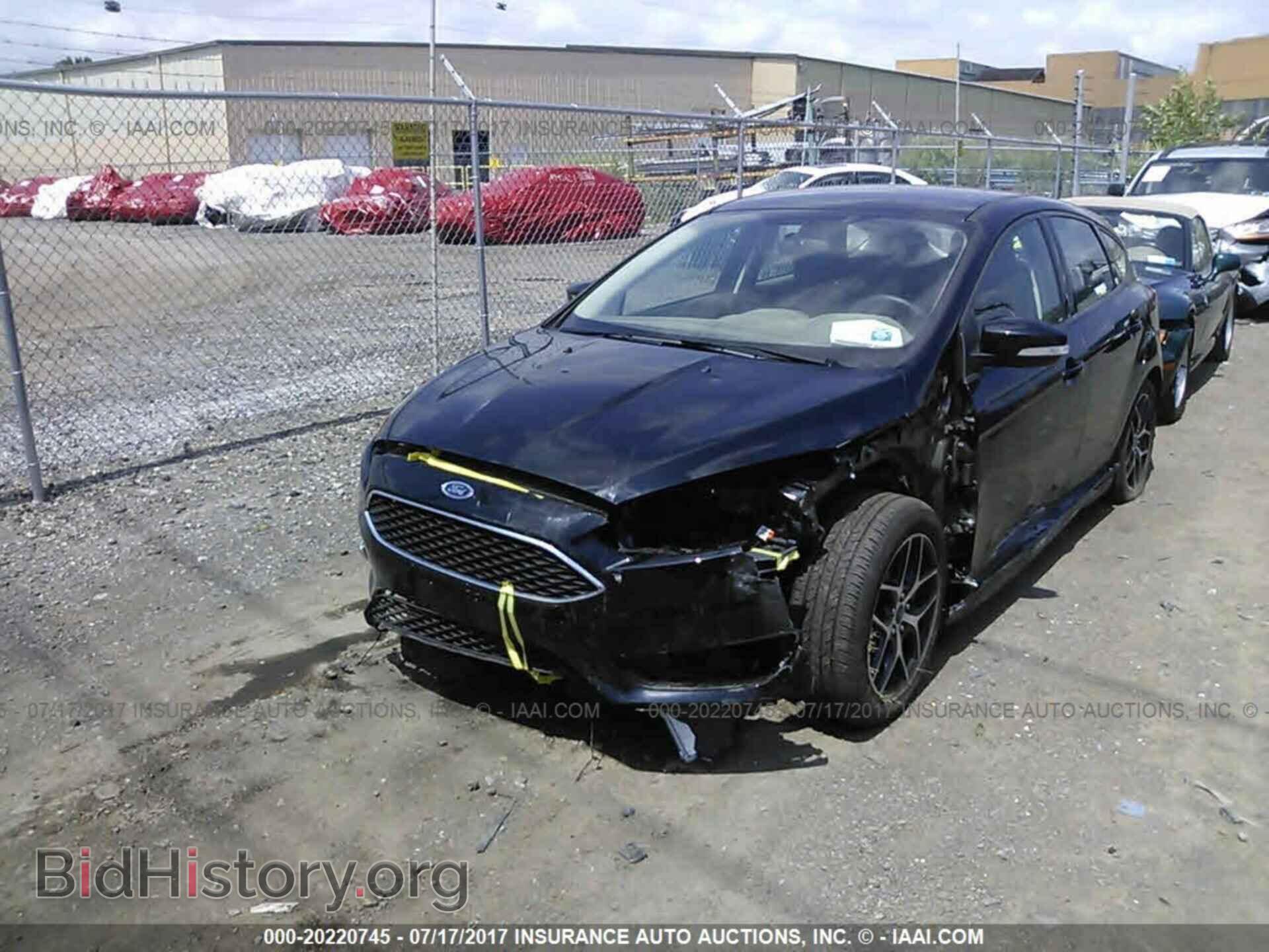 2016 Ford Focus - VIN: 1FADP3K24GL403393 - Photo 6