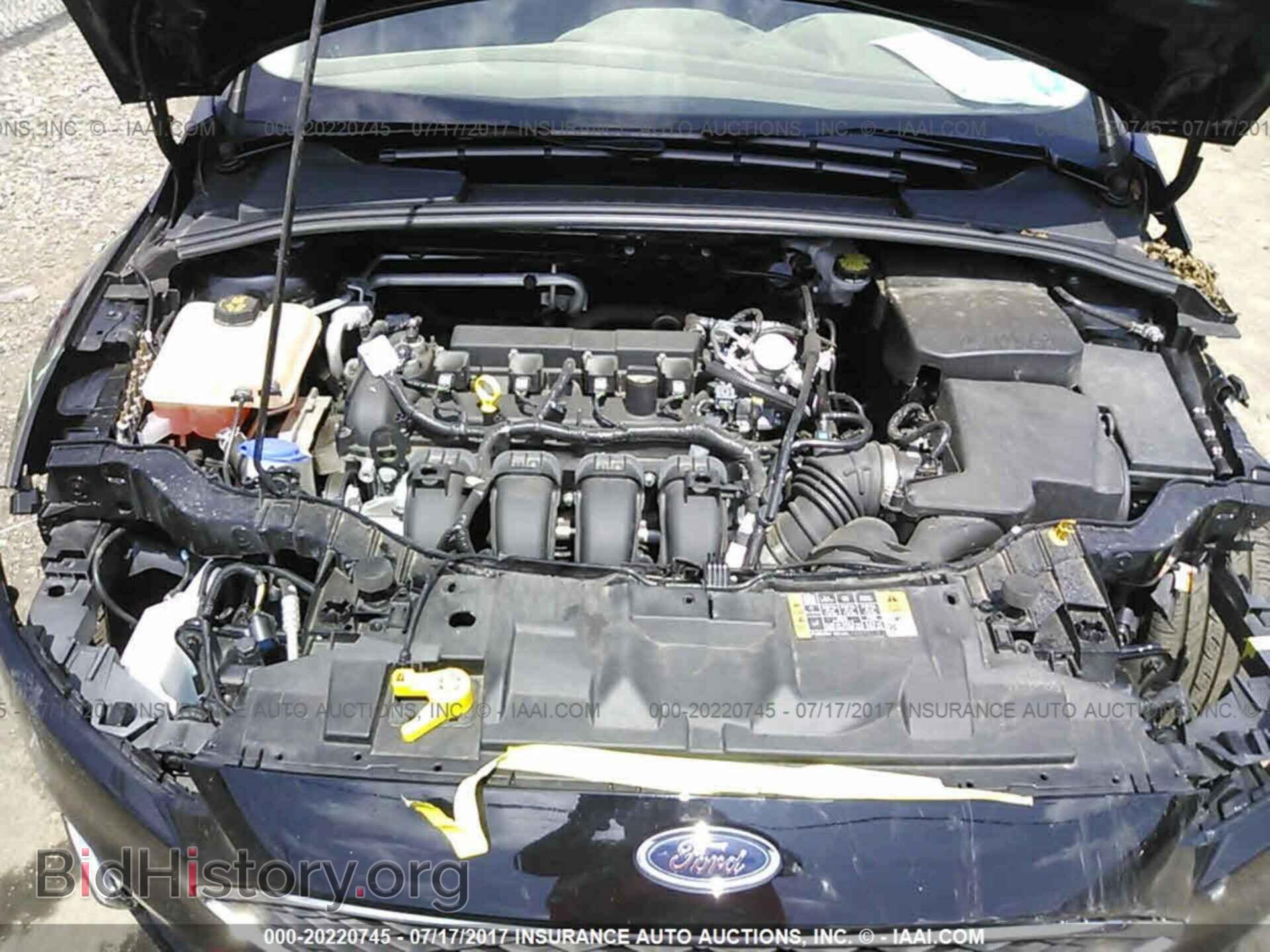 2016 Ford Focus - VIN: 1FADP3K24GL403393 - Photo 10