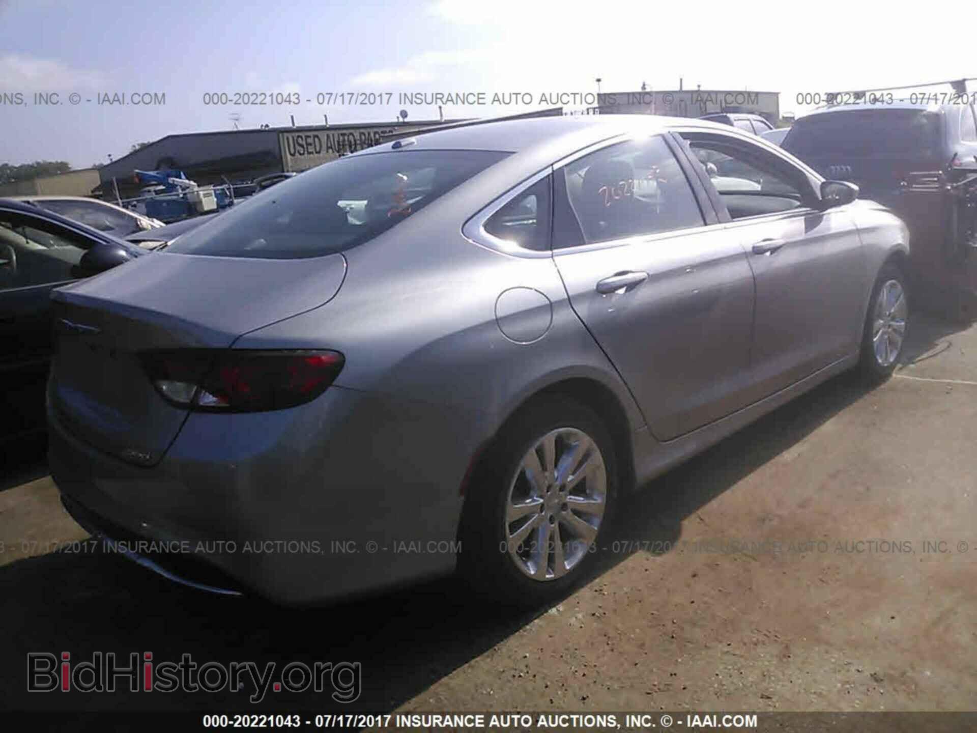 2015 Chrysler 200 - VIN: 1C3CCCAB7FN680467 - Photo 4