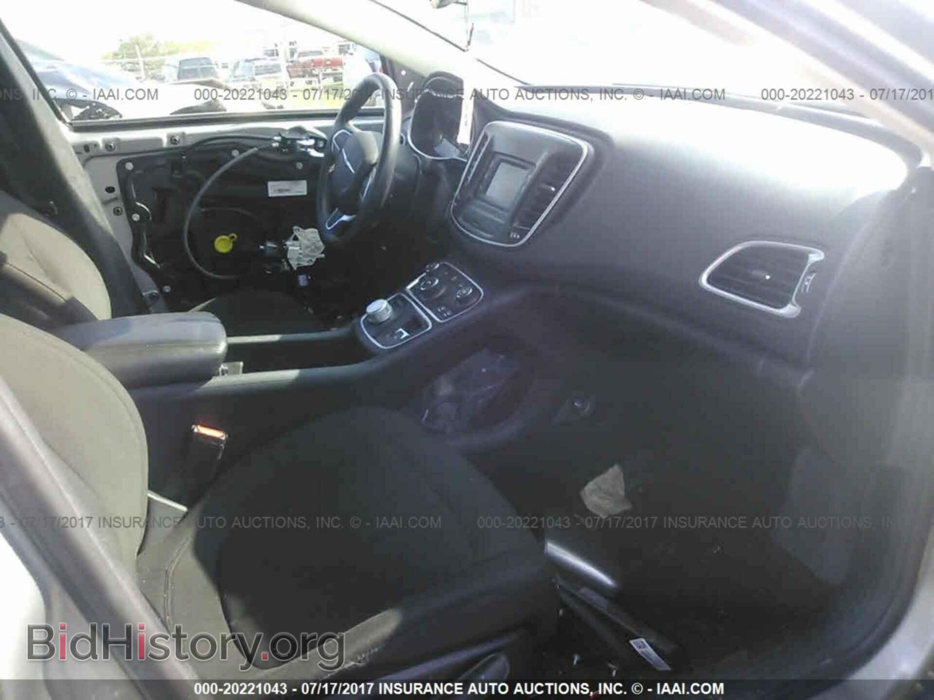 2015 Chrysler 200 - VIN: 1C3CCCAB7FN680467 - Photo 5