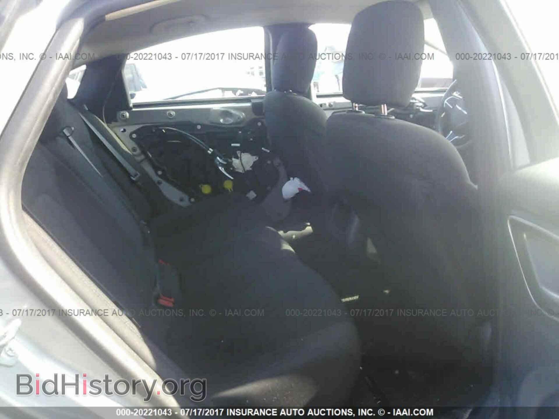 2015 Chrysler 200 - VIN: 1C3CCCAB7FN680467 - Photo 8